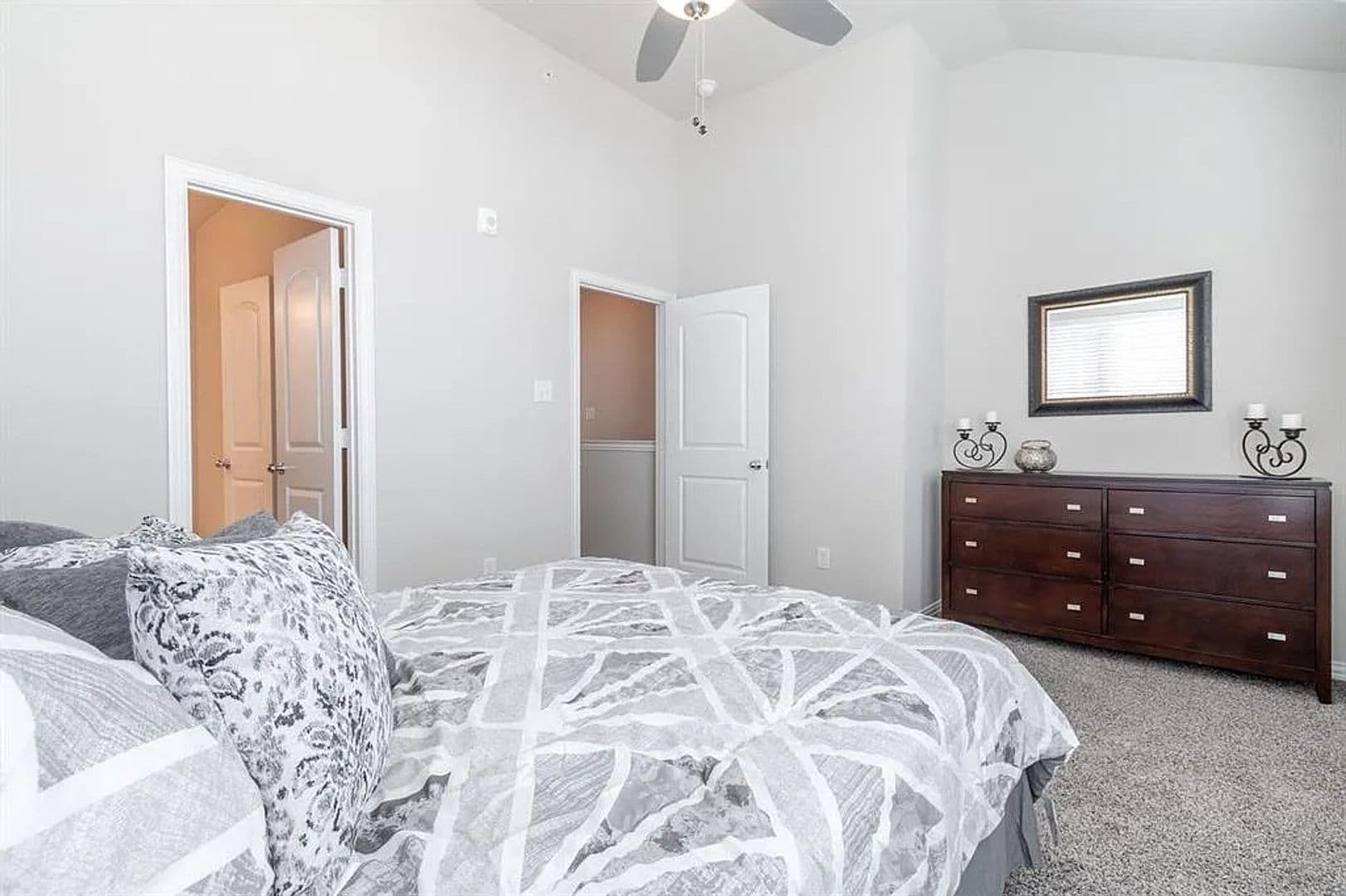 McKinney Townhome: 301 E Lamar Street