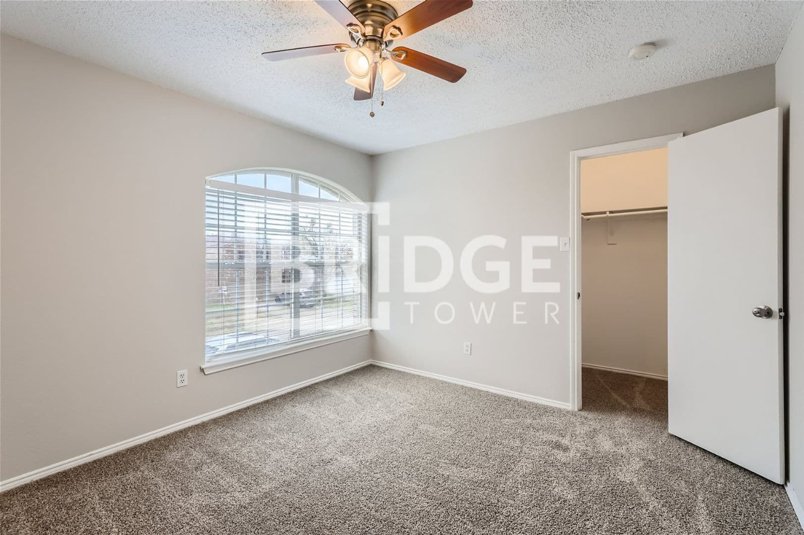 Lewisville House: 2042 Cardinal Lane
