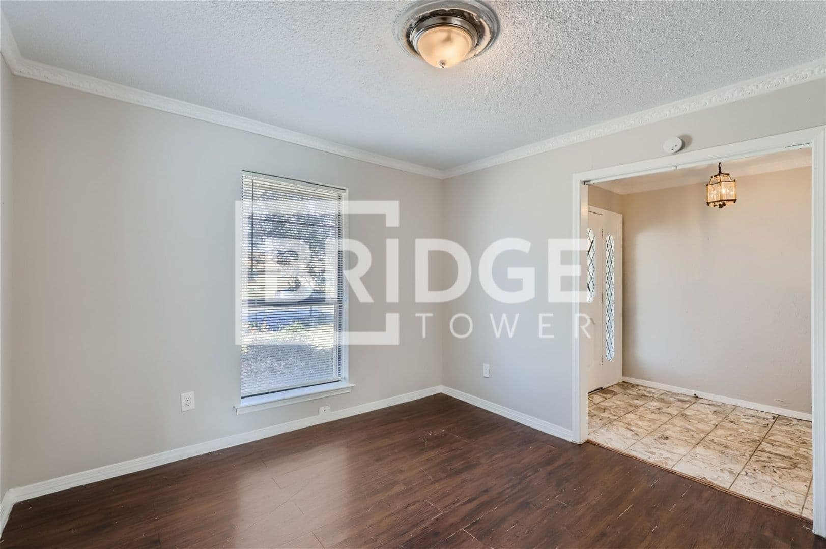 Rowlett House: 106 Cedar View Drive