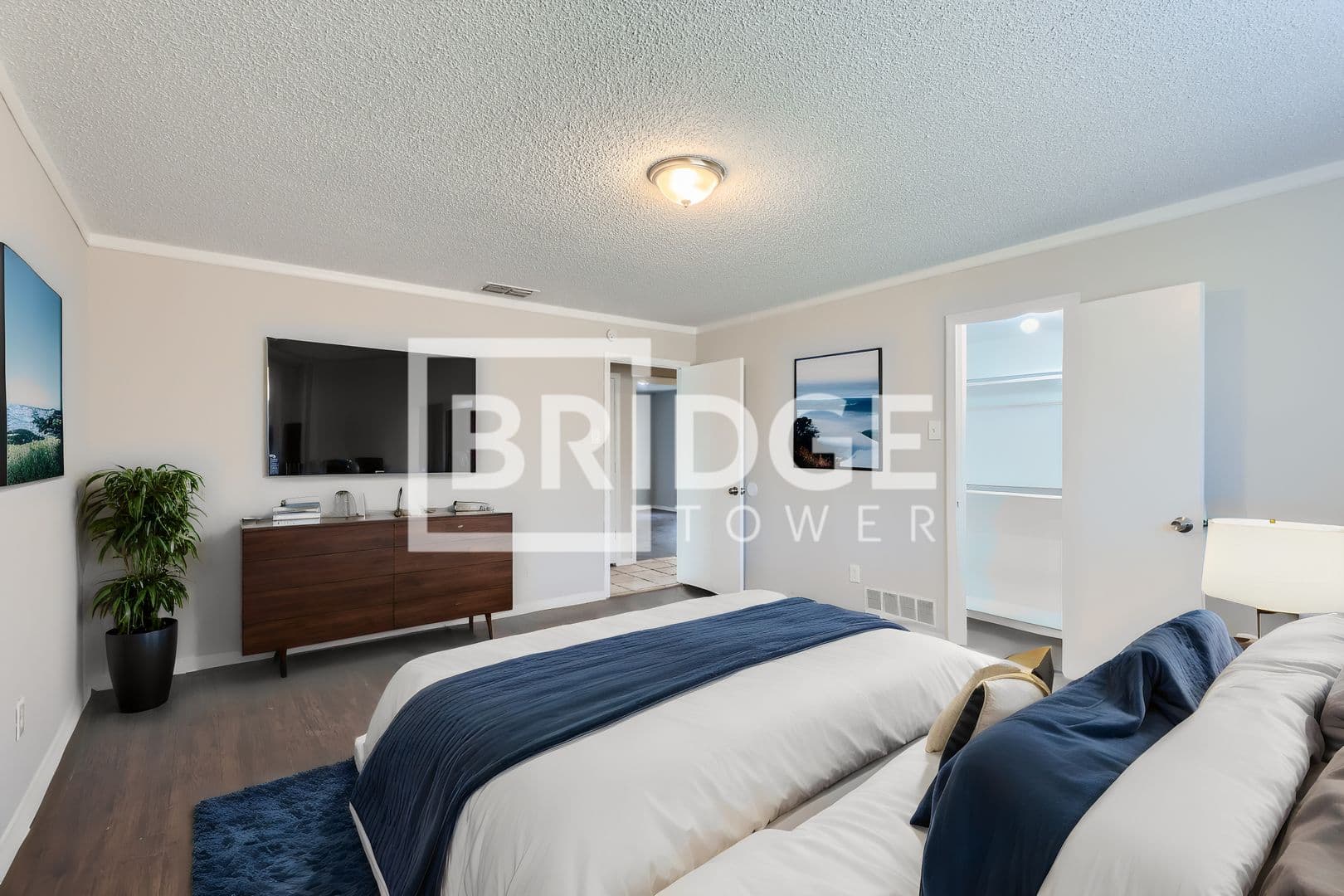 Rowlett House: 106 Cedar View Drive