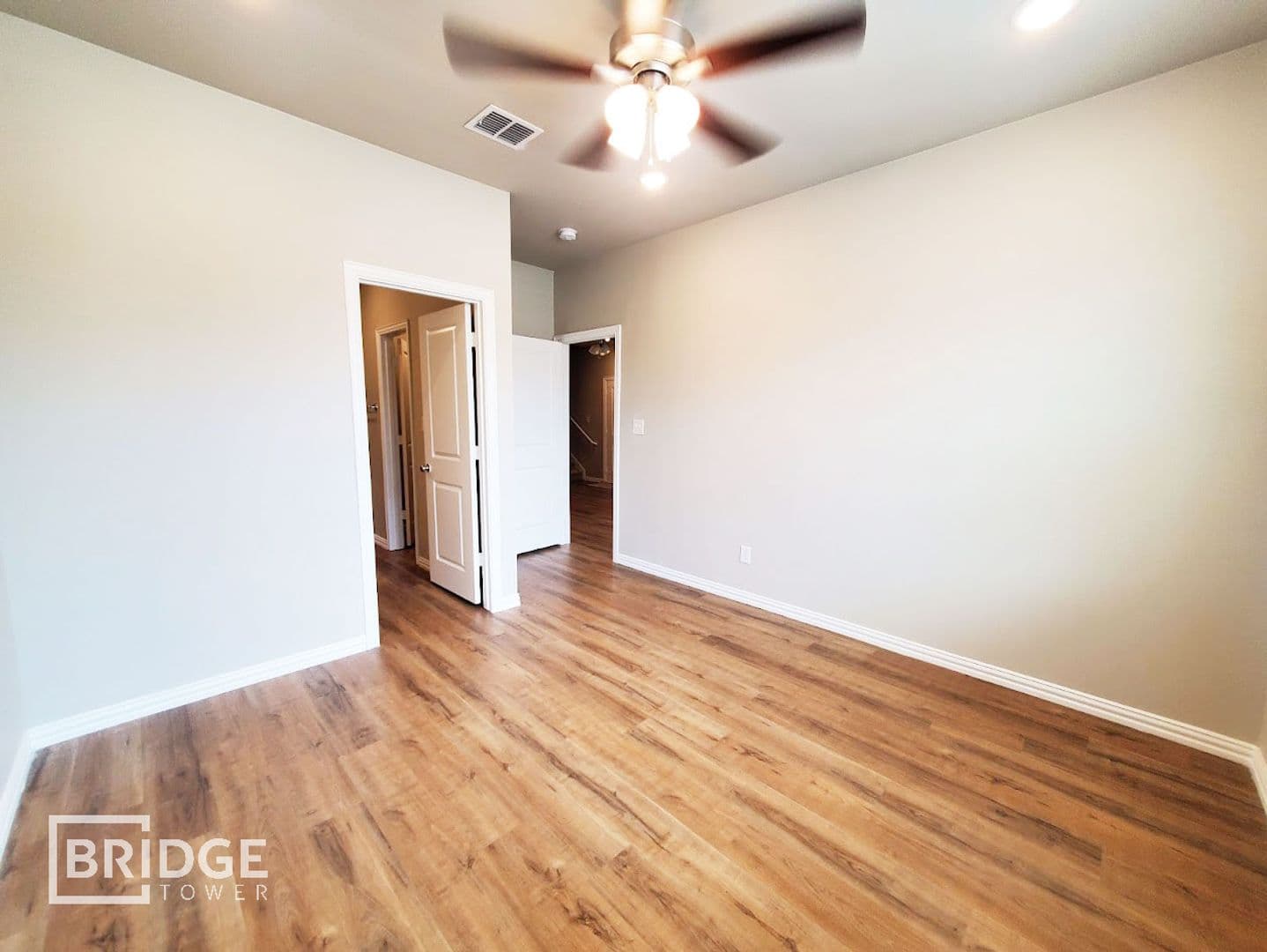 Burleson House: 1004 W Golden Lane