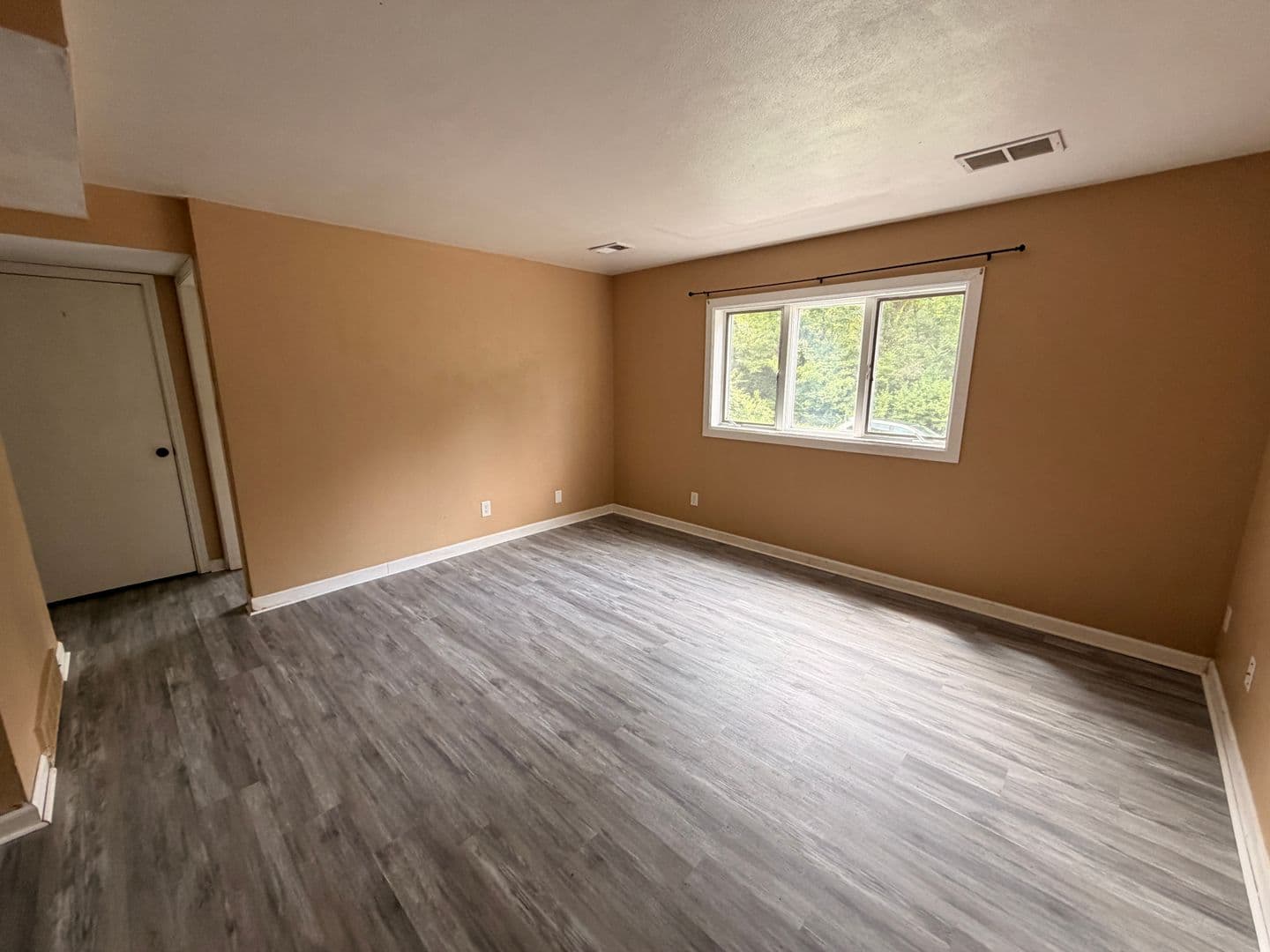 Rock Island Apartment: 8909 35th St. W