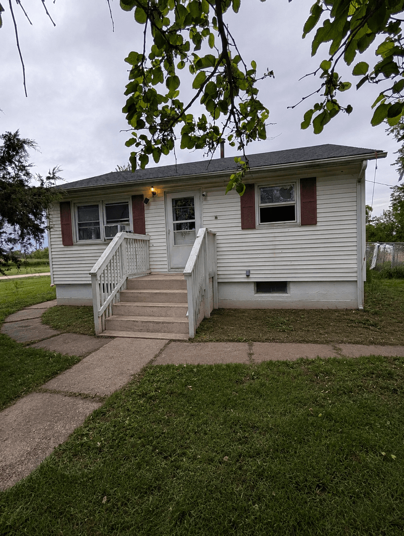 Davenport House: 17368 214th St