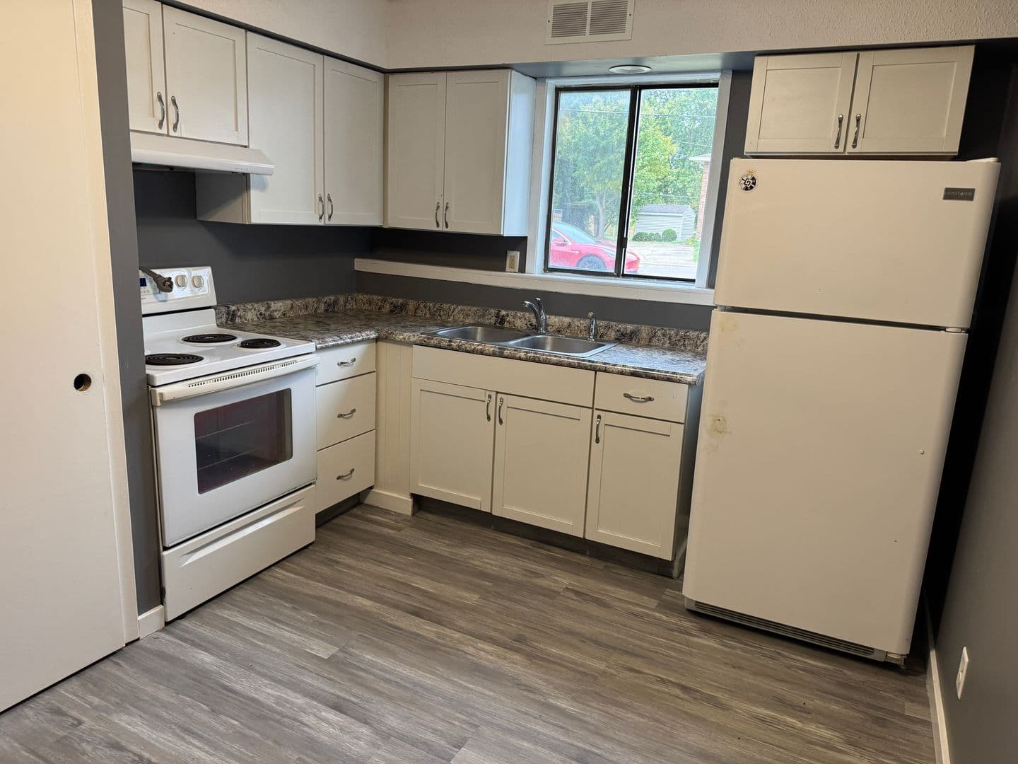 Walcott Apartment: 317 N Bridge Lane
