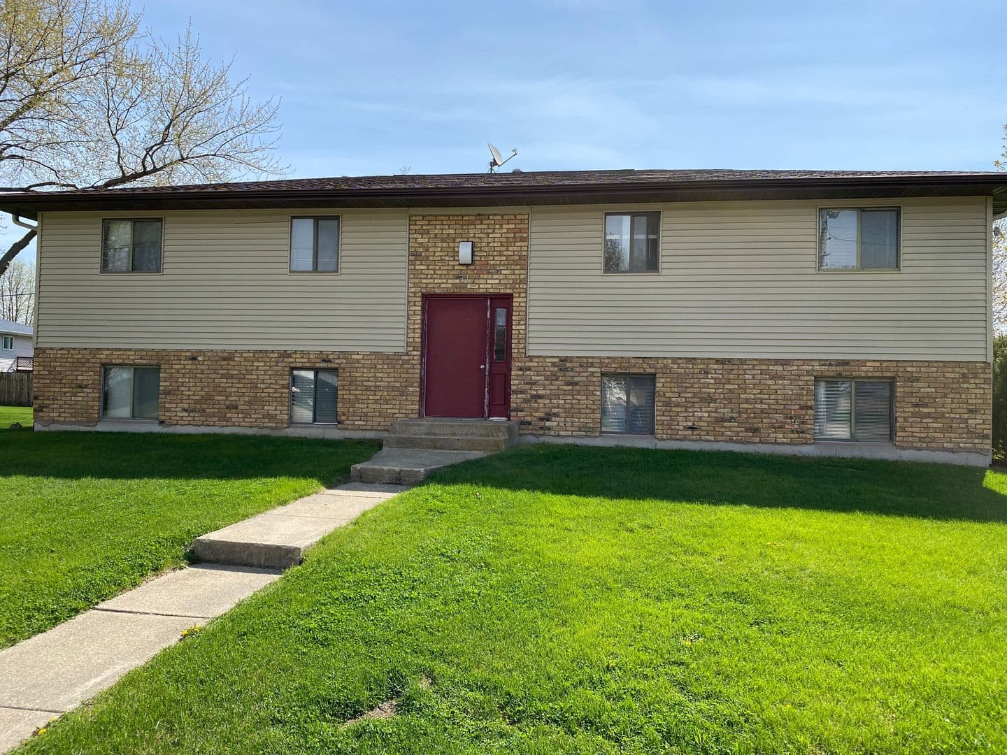 Walcott Apartment: 317 N Bridge Lane