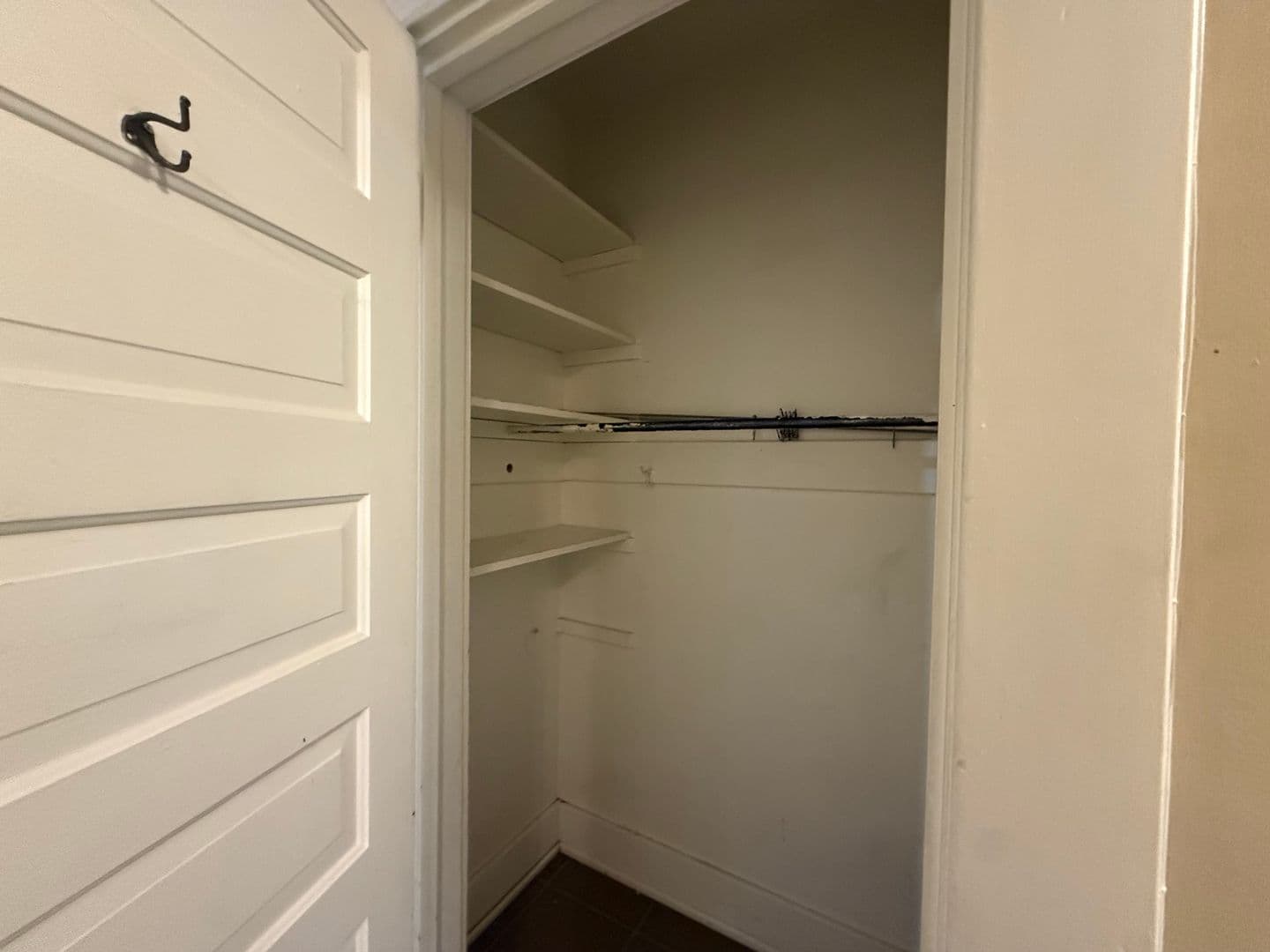 Davenport Apartment: 811 E 14th St.