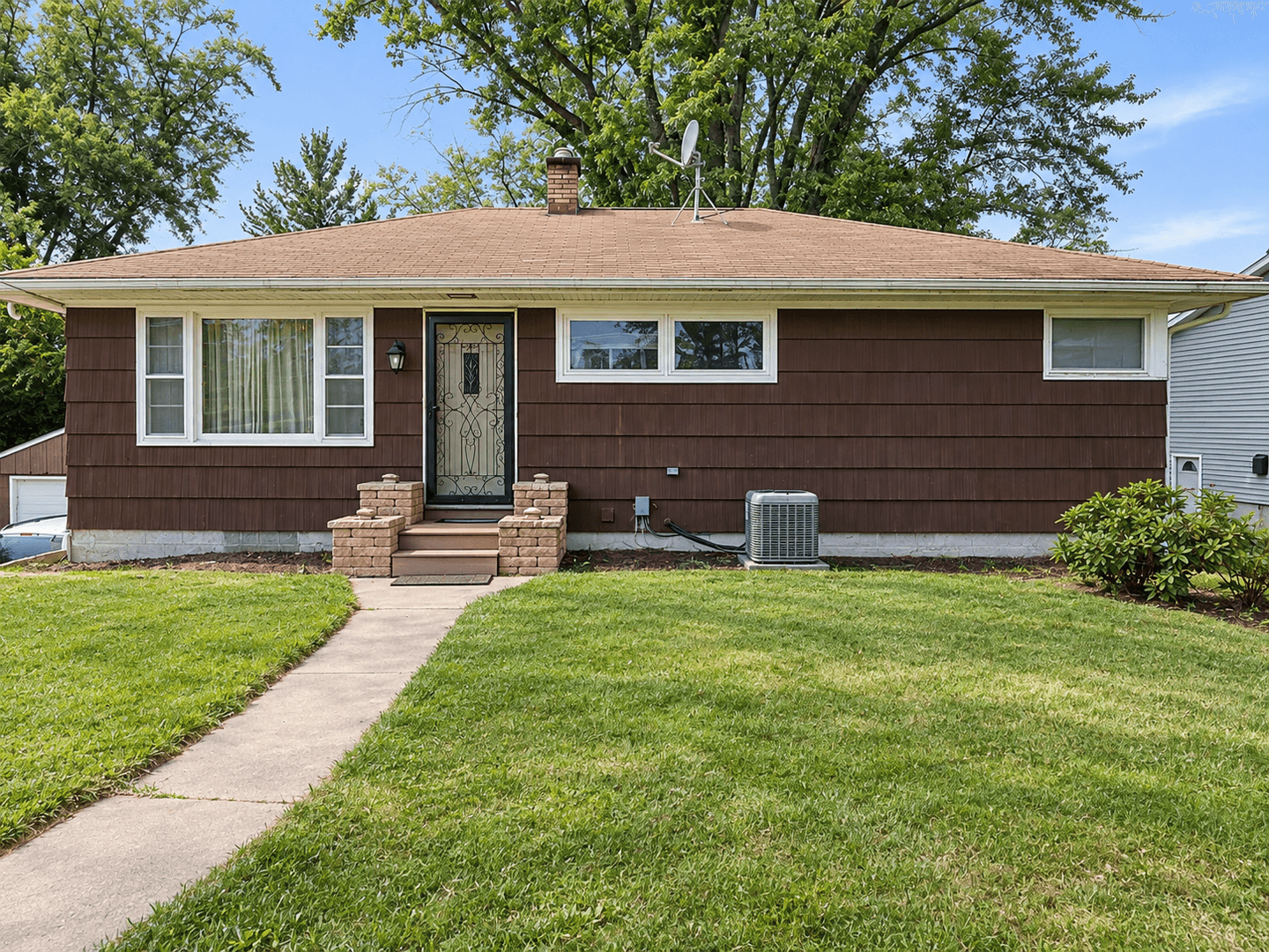 Milan House: 8824 27th St