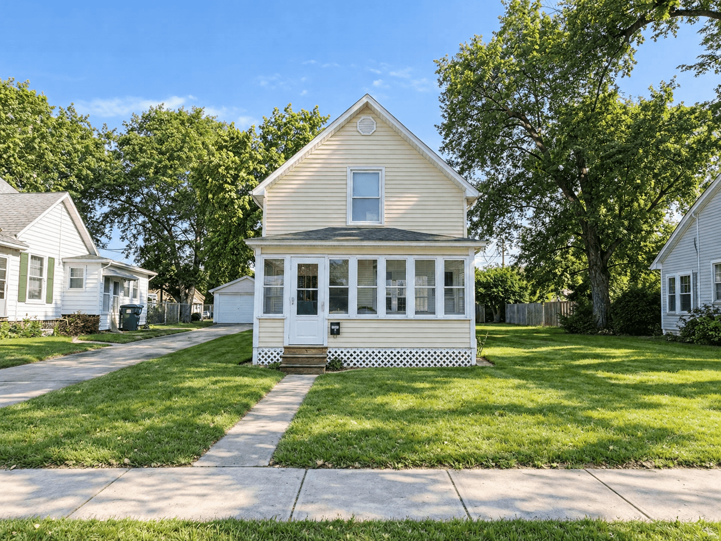 Rock Falls House: 511 E 5th St