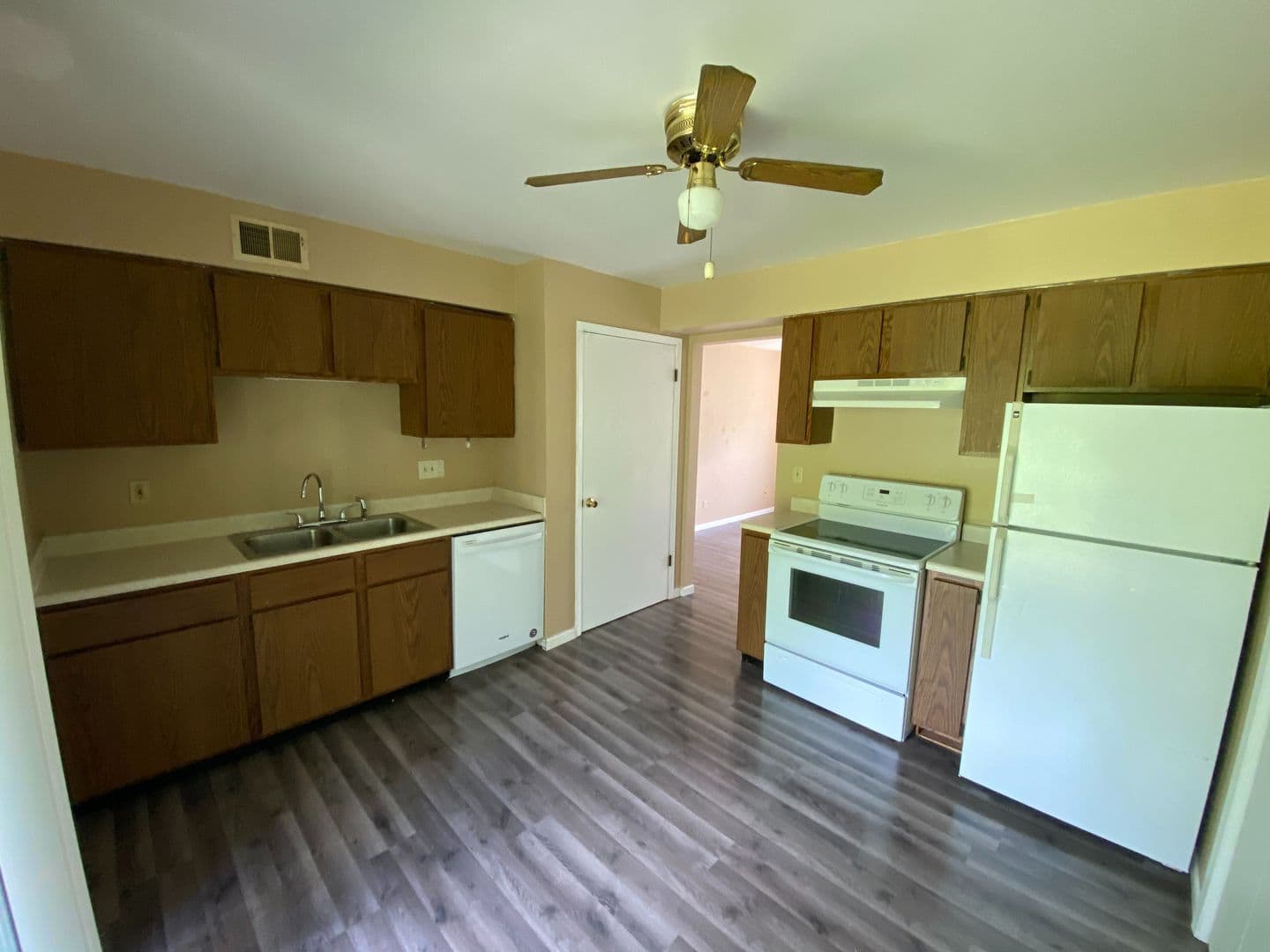 Rock Island Apartment: 8909 35th St. W