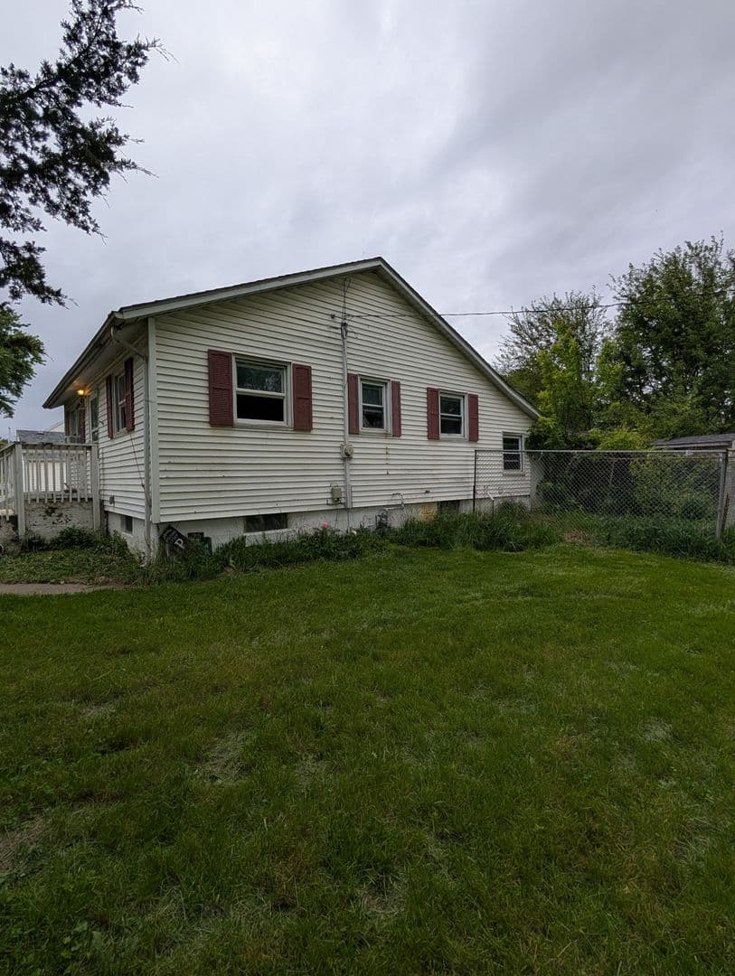 Davenport House: 17368 214th St