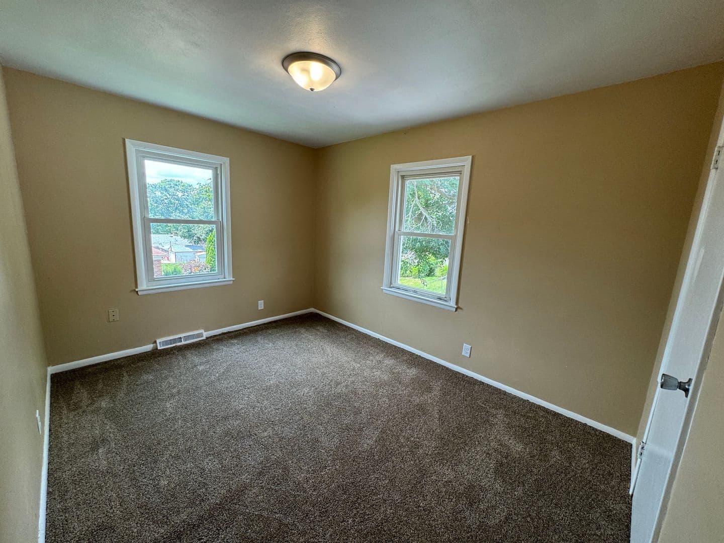 Rock Island House: 1239 26th Ave