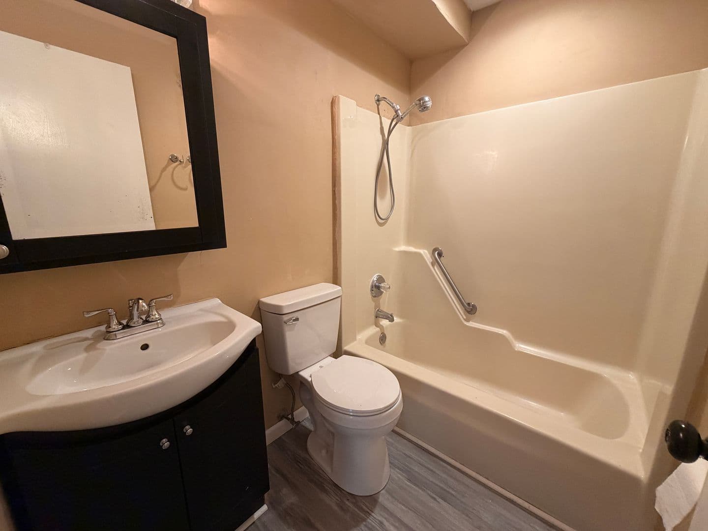 Rock Island Apartment: 8909 35th St. W