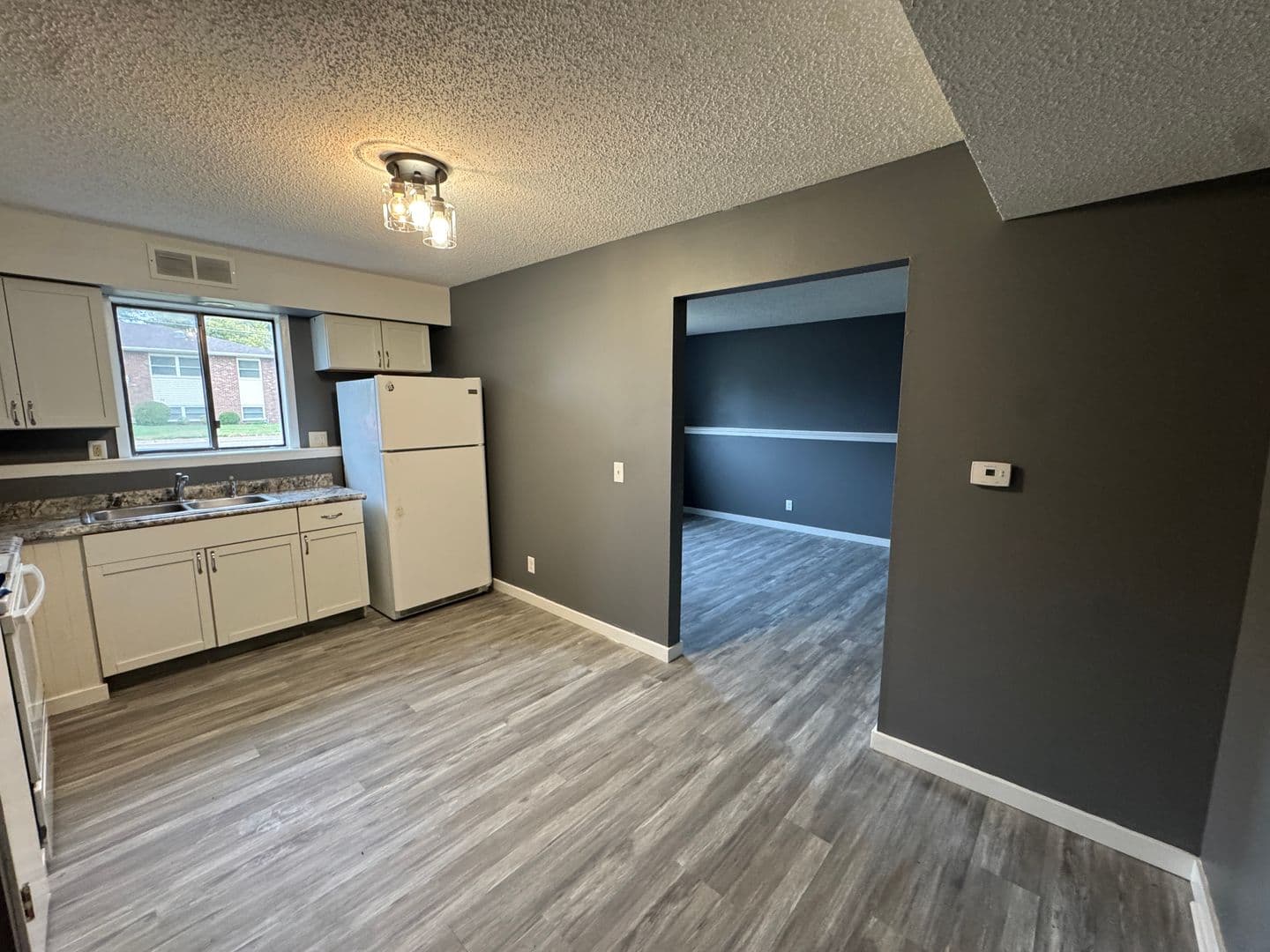 Walcott Apartment: 317 N Bridge Lane
