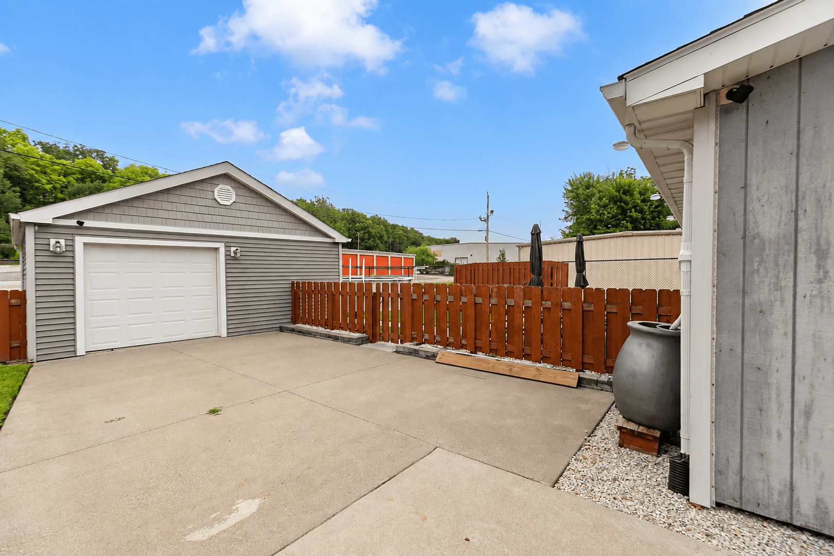 Rock Island House: 2621 47th Ave