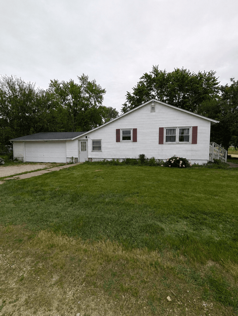 Davenport House: 17368 214th St