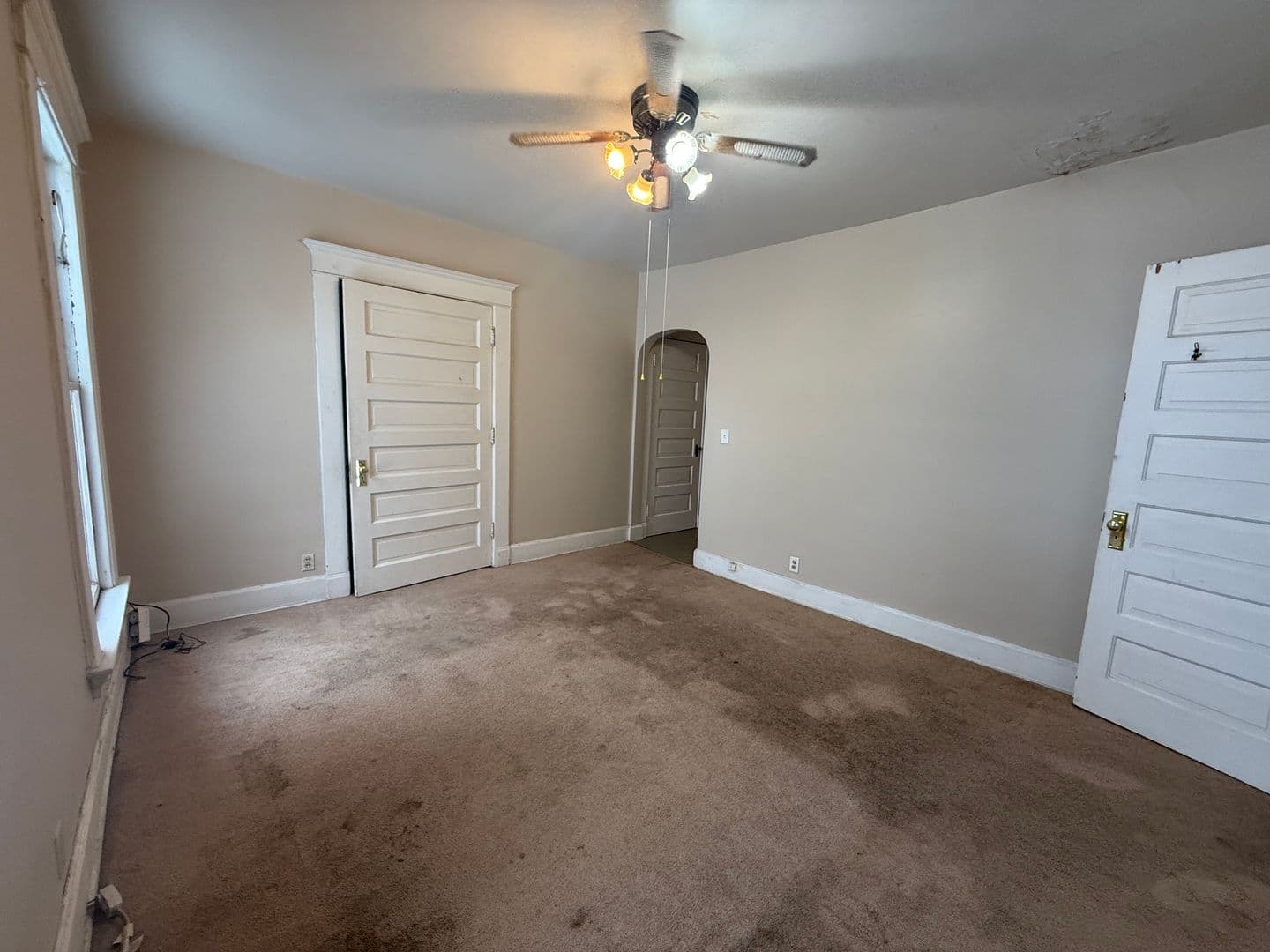 Davenport Apartment: 811 E 14th St.
