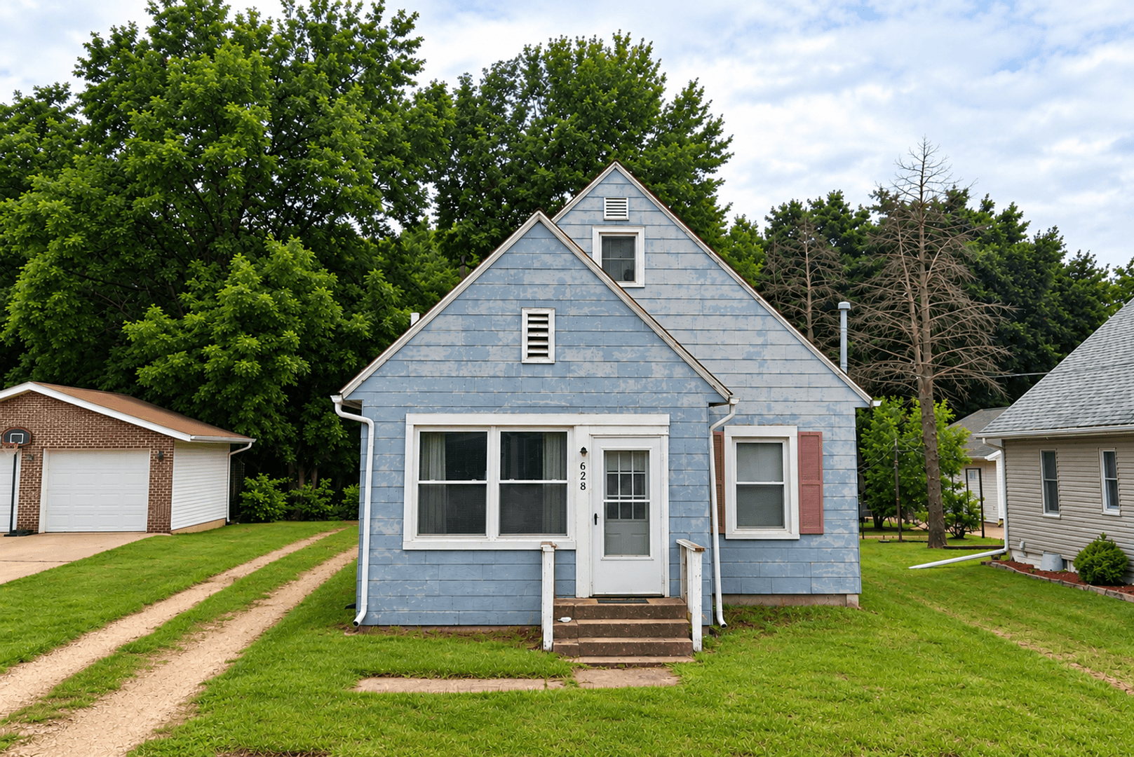 Clinton House: 628 13th Ave N
