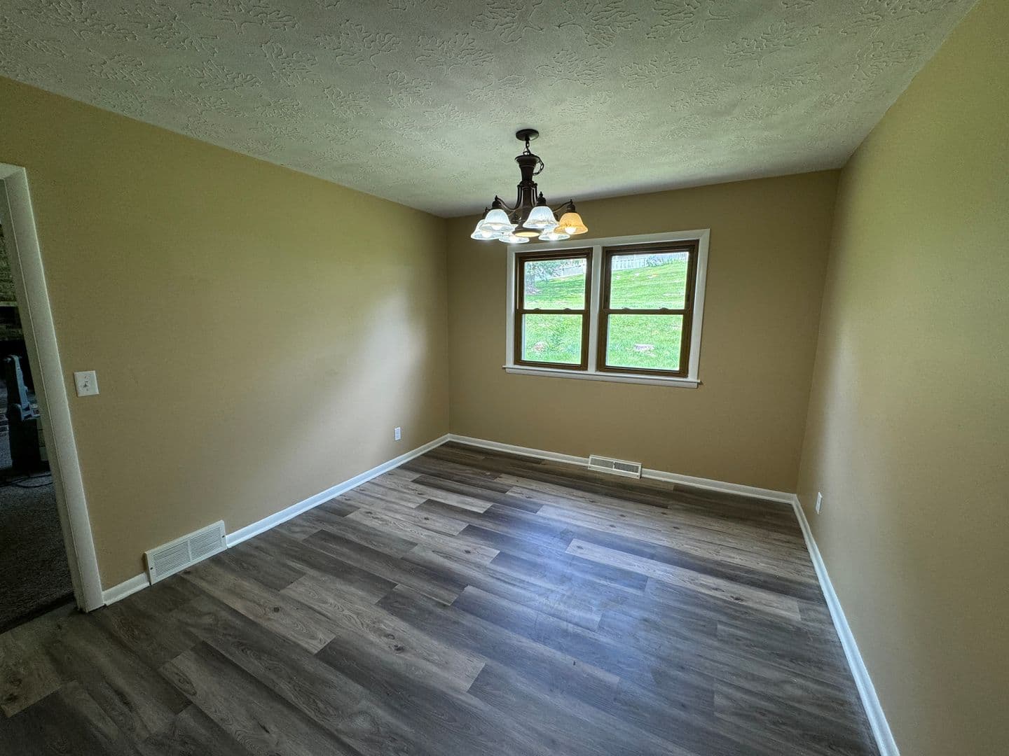 Rock Island House: 1239 26th Ave