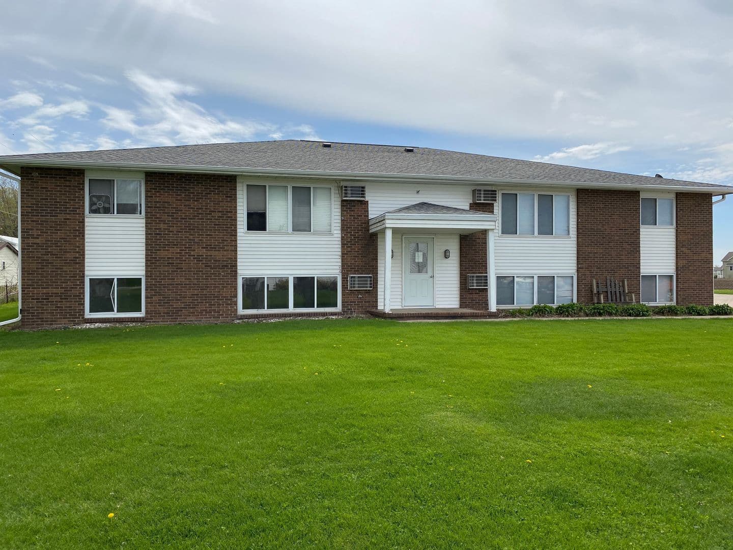 Durant Apartment: 203 9th Ave