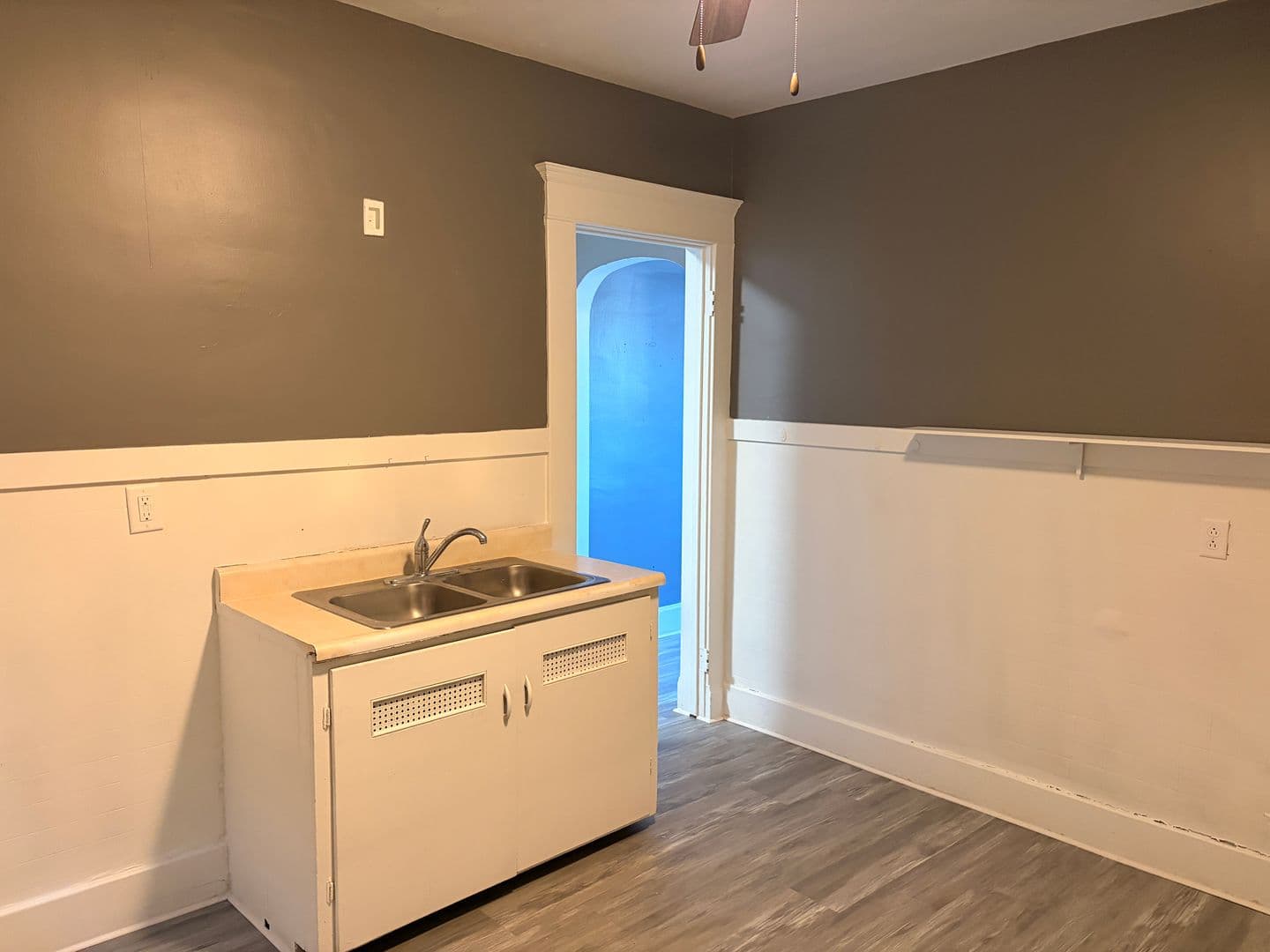 Davenport Apartment: 811 E 14th St.