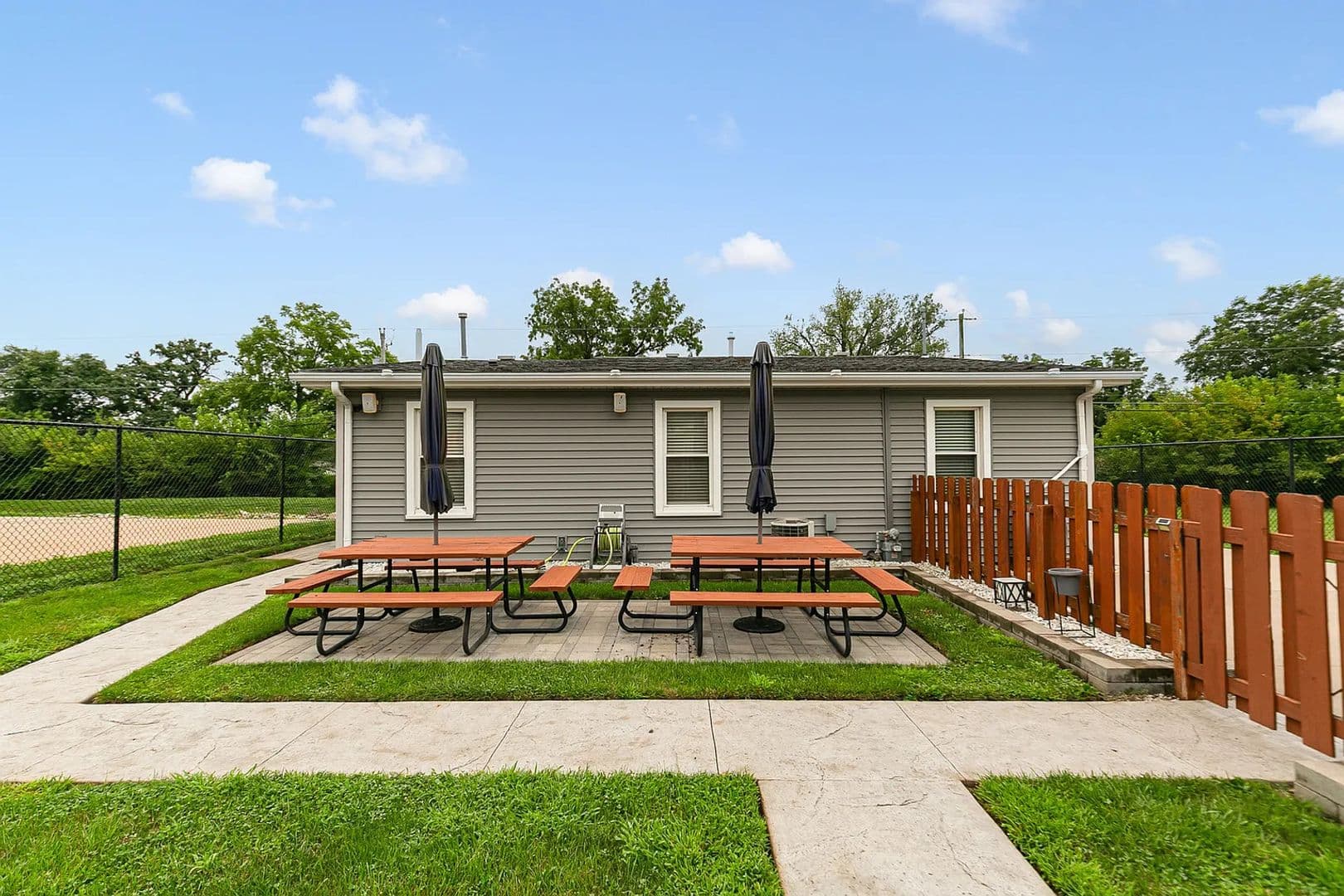 Rock Island House: 2621 47th Ave