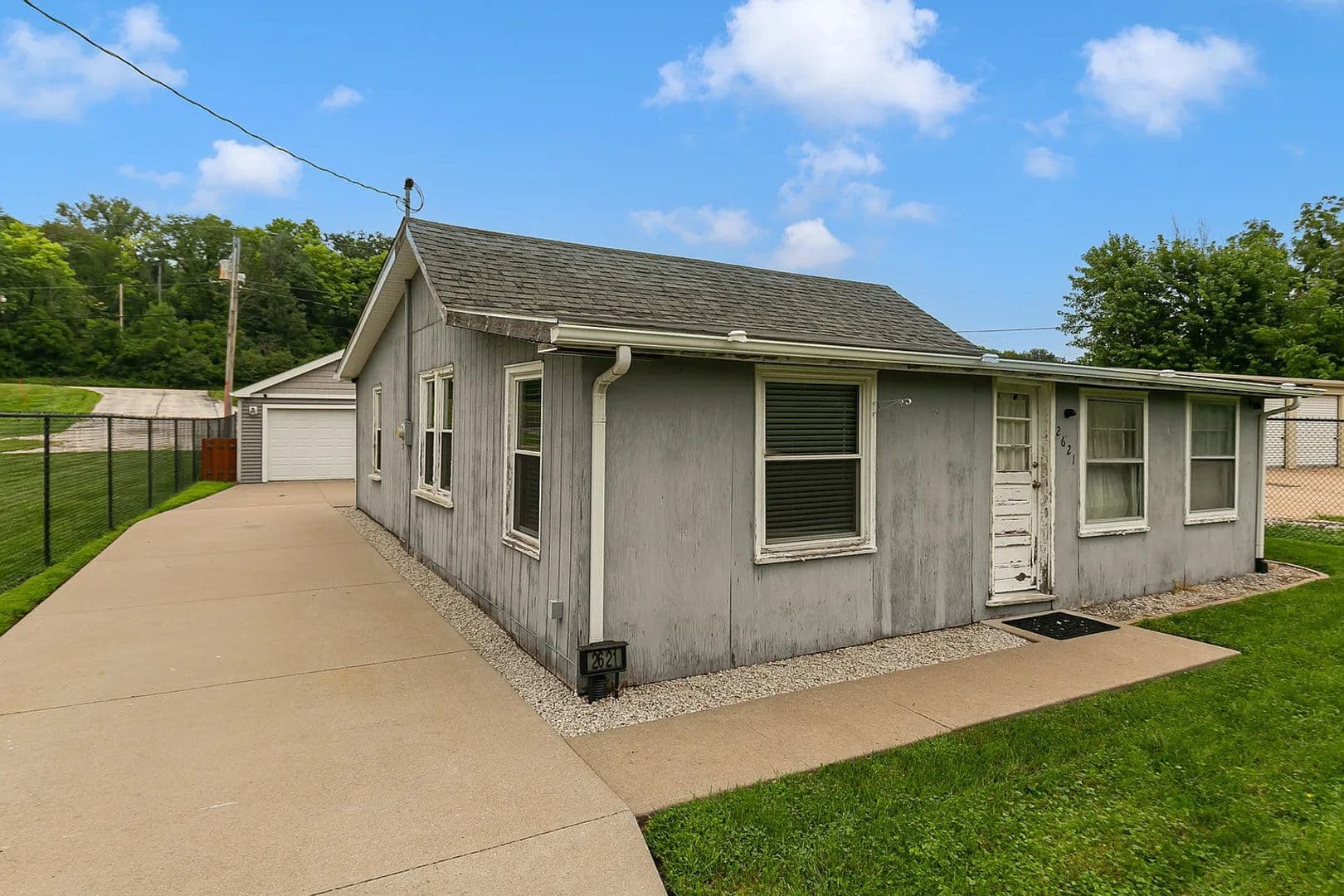 Rock Island House: 2621 47th Ave
