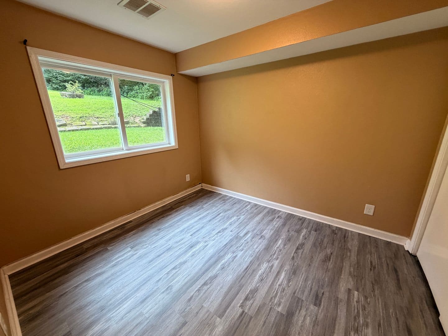 Rock Island Apartment: 8909 35th St. W