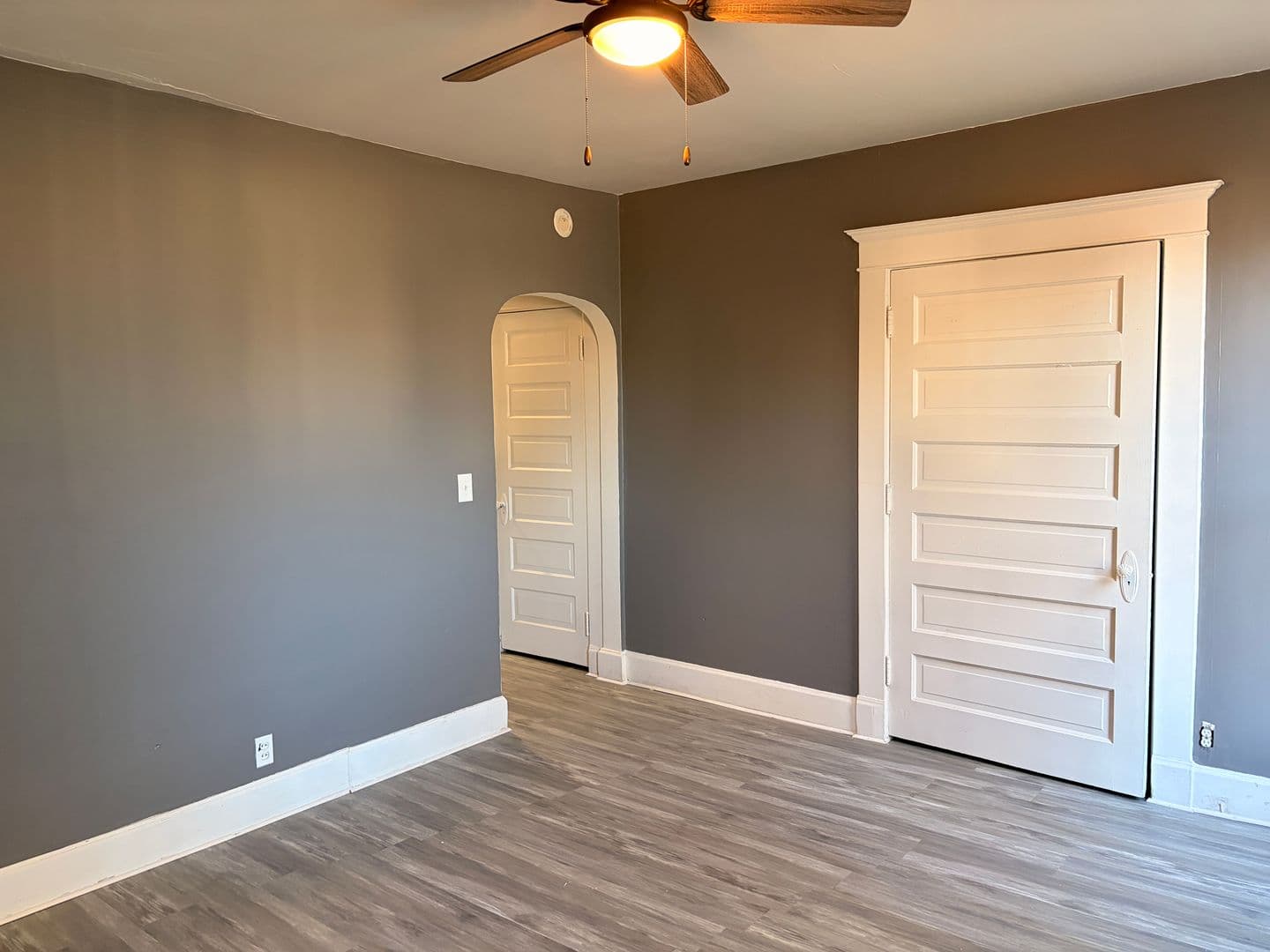 Davenport Apartment: 811 E 14th St.