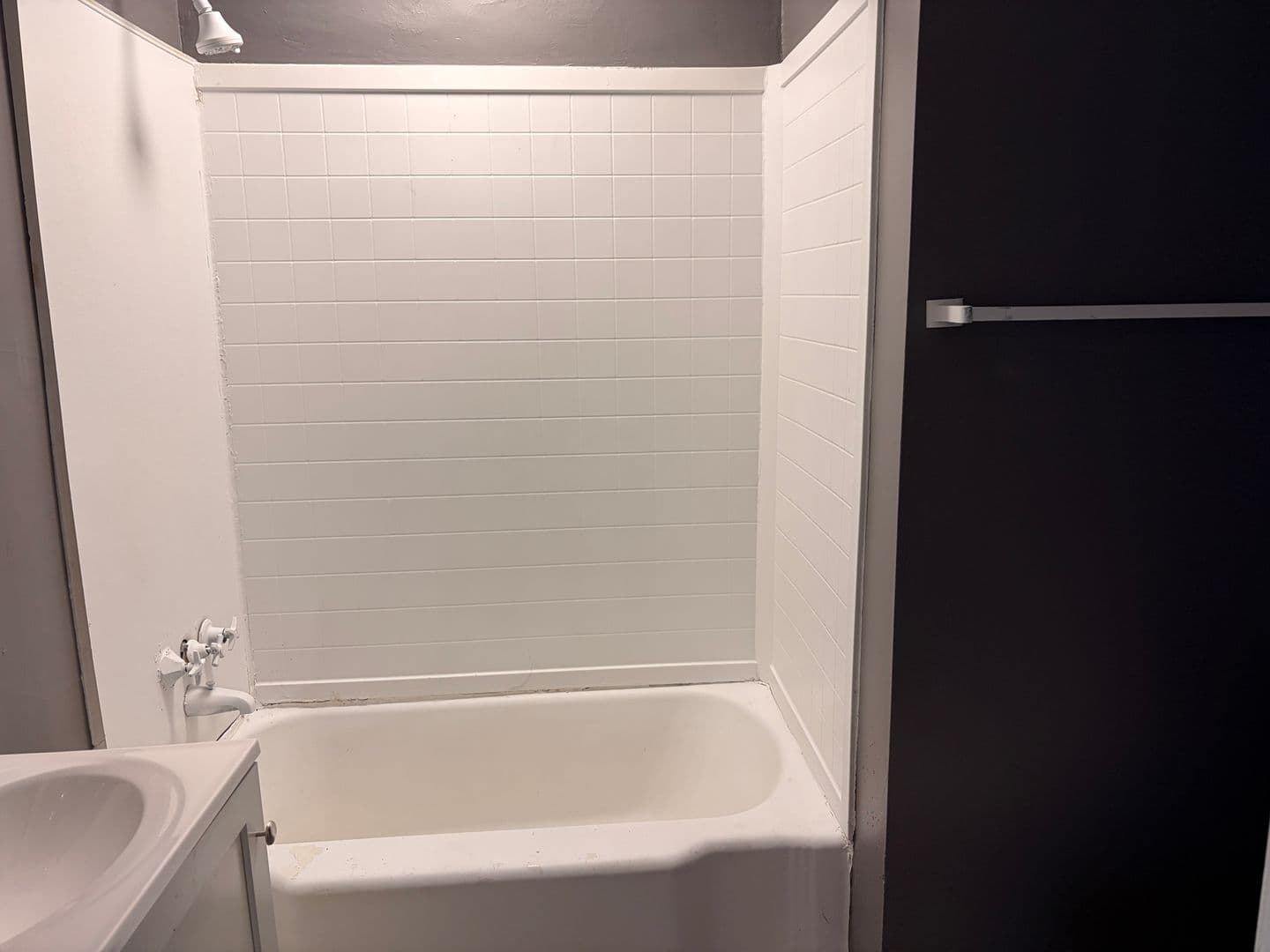 Davenport Apartment: 811 E 14th St.
