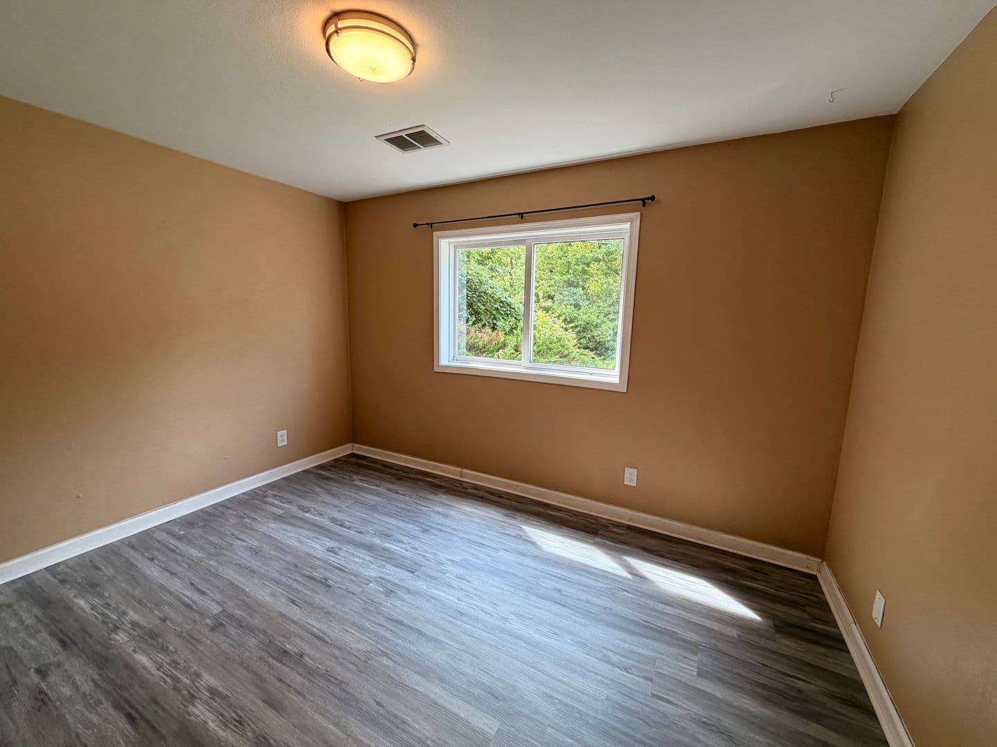 Rock Island Apartment: 8909 35th St. W