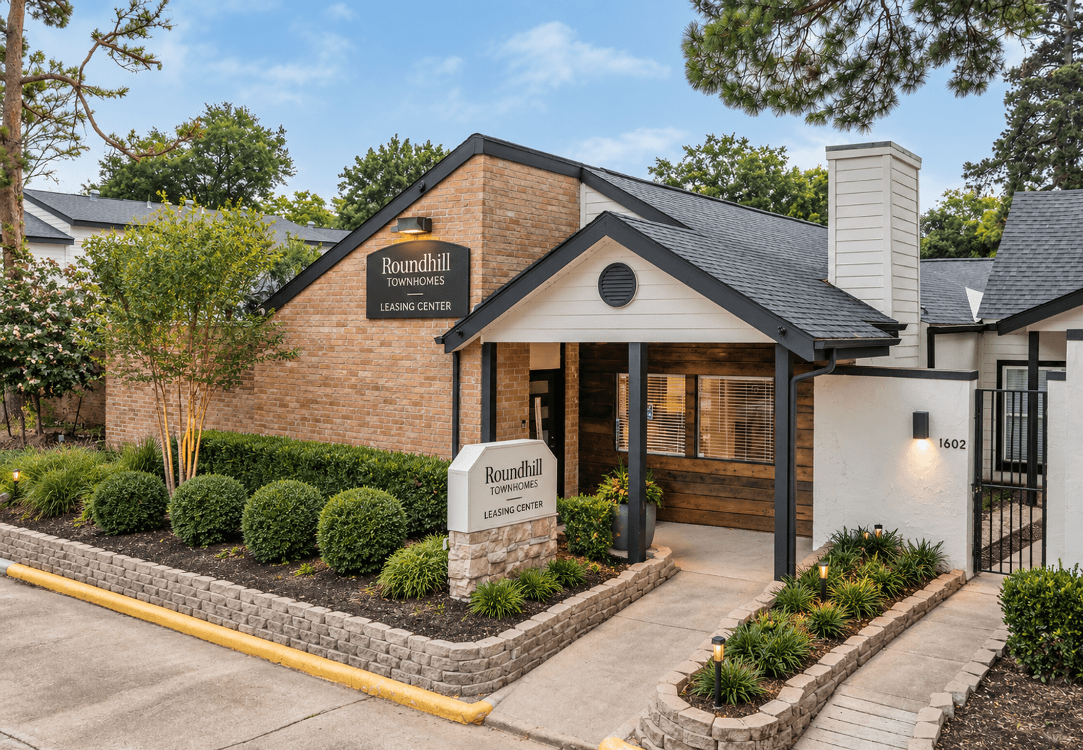 Houston Townhome: 601 Cypress Station