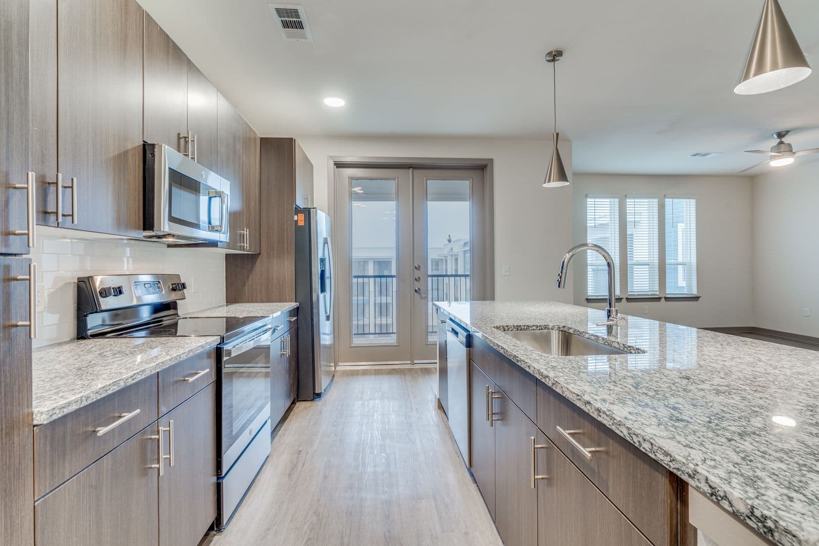 Georgetown Apartment: 120 Boselli Wy