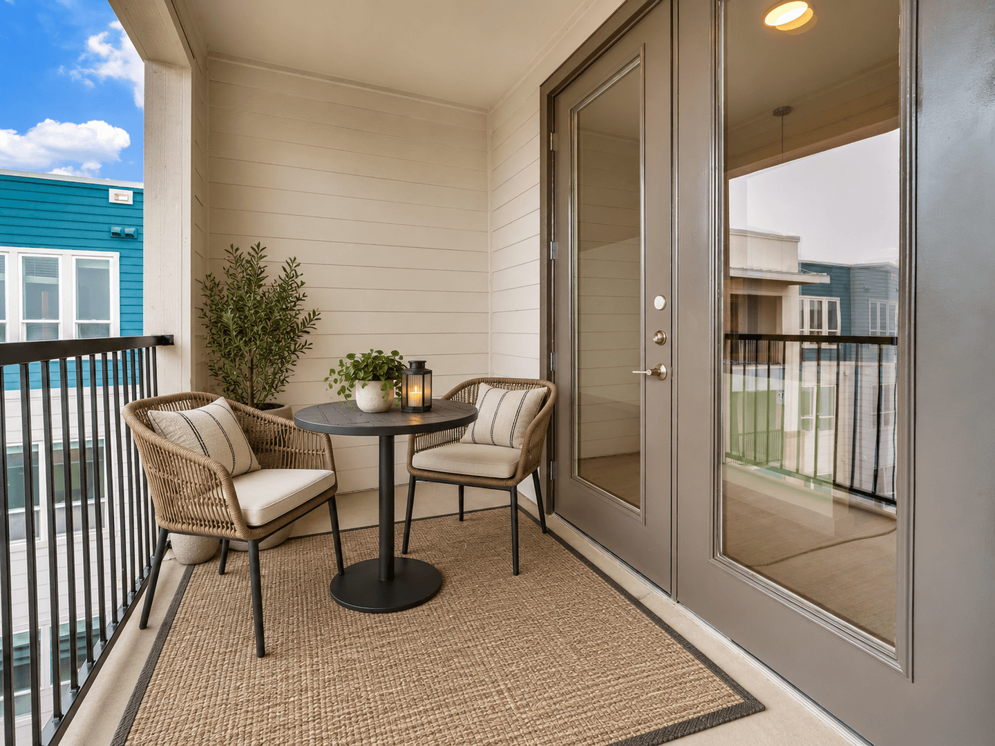 Georgetown Apartment: 120 Boselli Wy