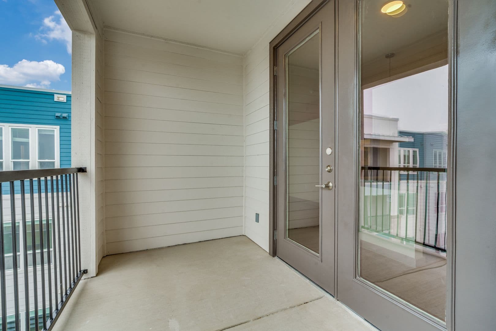 Georgetown Apartment: 120 Boselli Wy