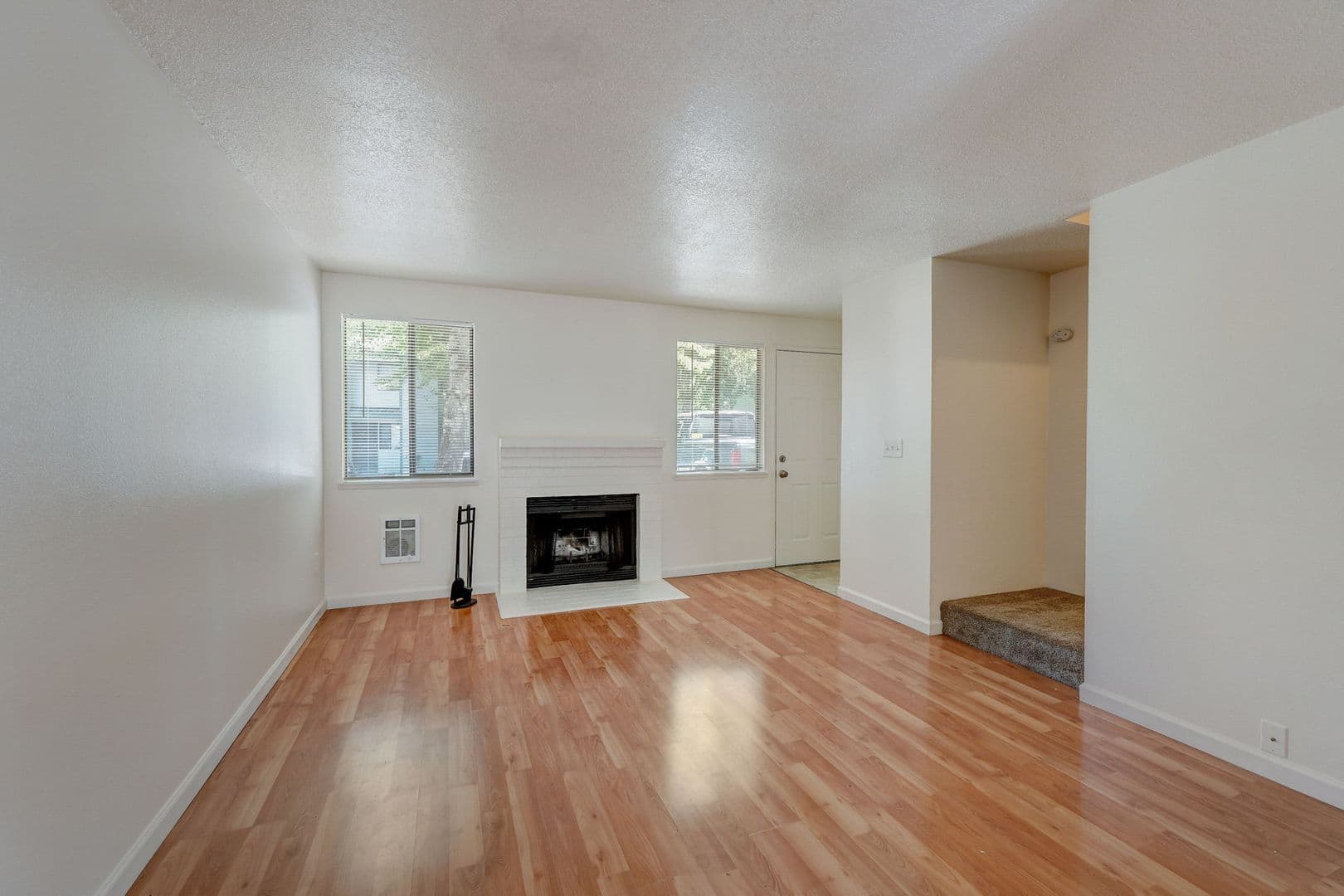 Hillsboro Apartment: 140 NE 47th Avenue