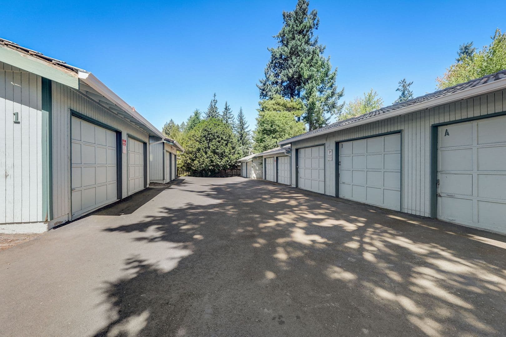 Hillsboro Apartment: 140 NE 47th Avenue