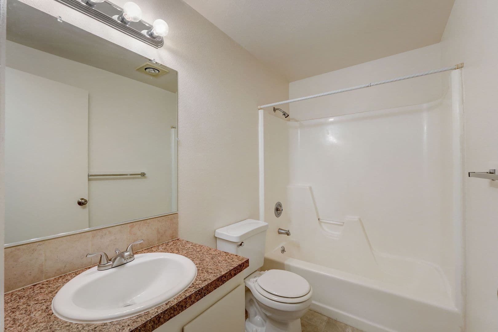 Hillsboro Apartment: 140 NE 47th Avenue