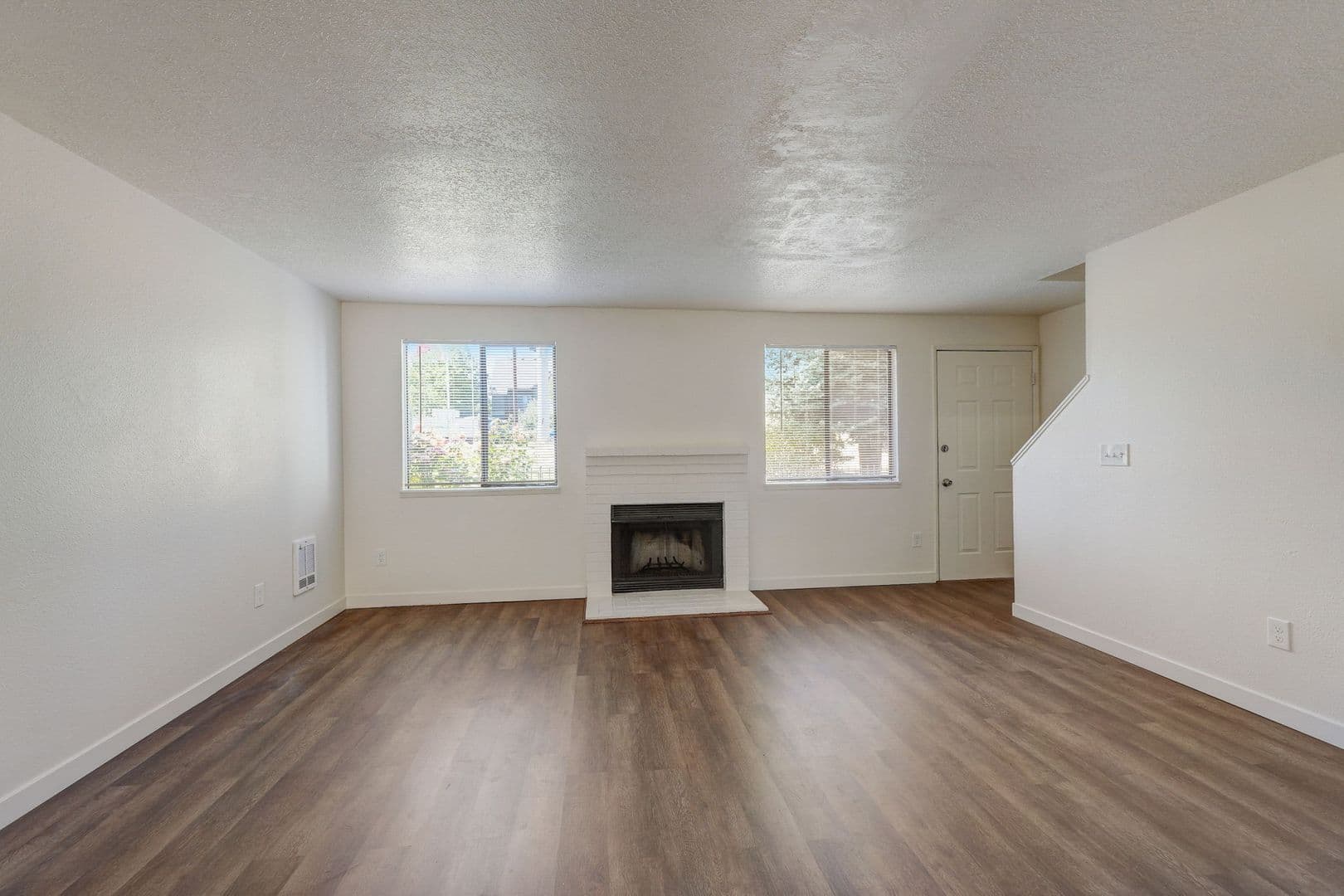 Hillsboro Apartment: 140 NE 47th Avenue