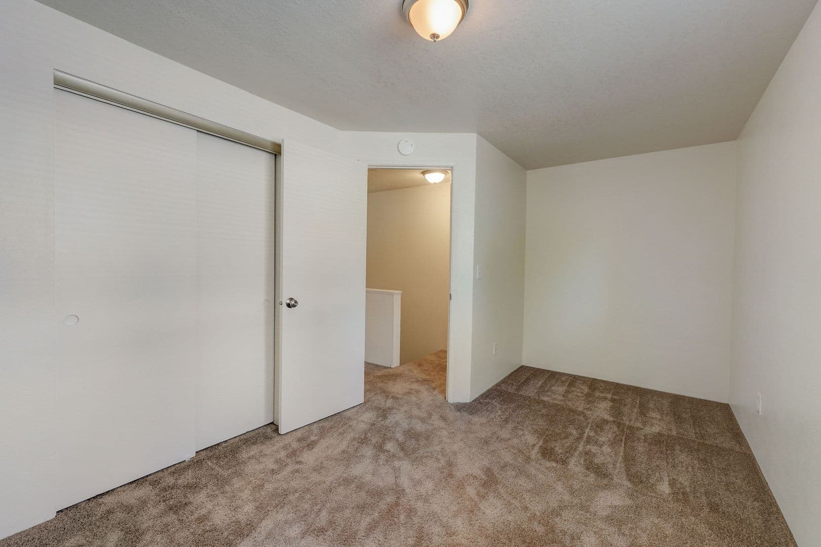 Hillsboro Apartment: 140 NE 47th Avenue