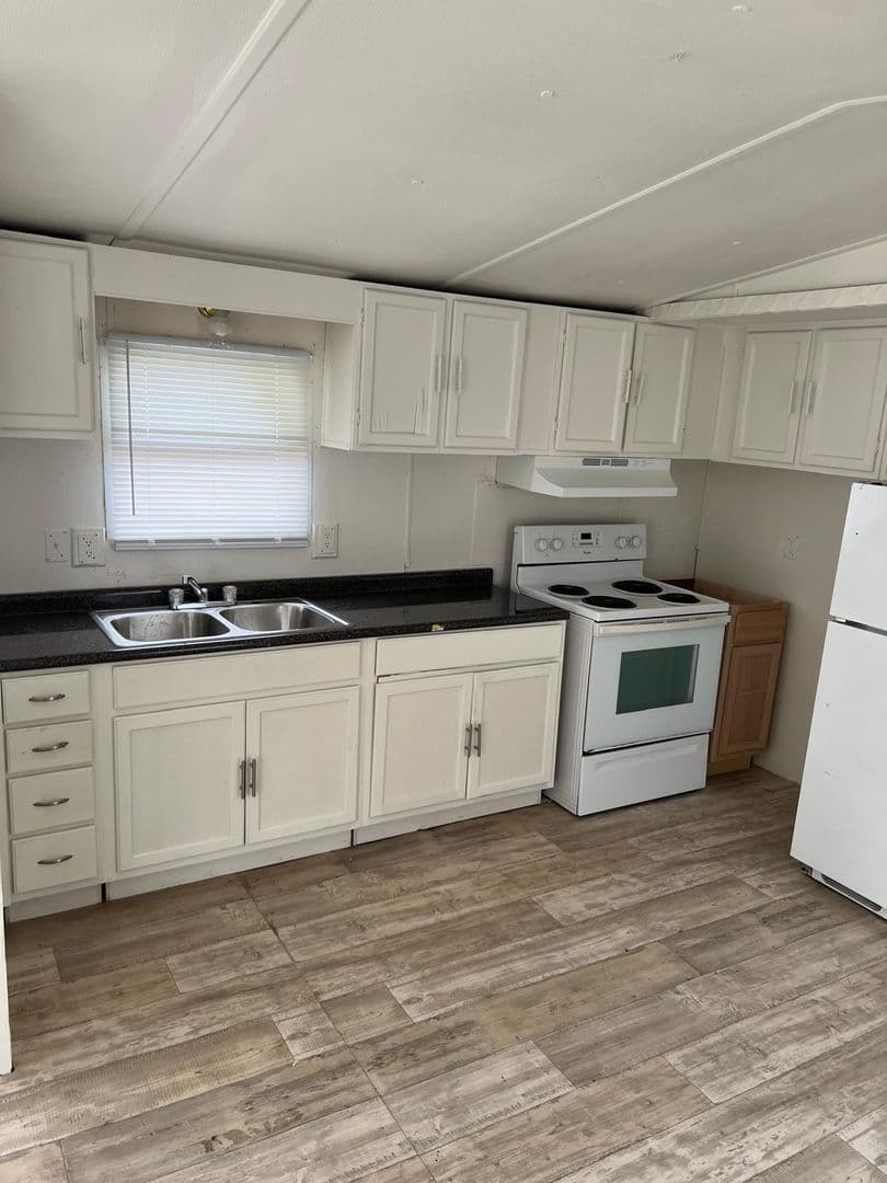 West Memphis Apartment: 25 S Morrison Cove, Marion