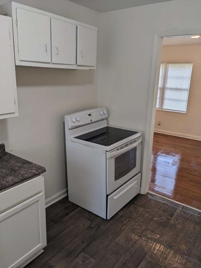 West Memphis Apartment: 2416 Thompson Ave