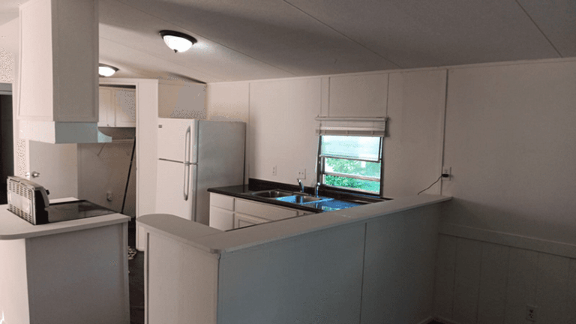 Marion Apartment: 200 Lakeshore Drive