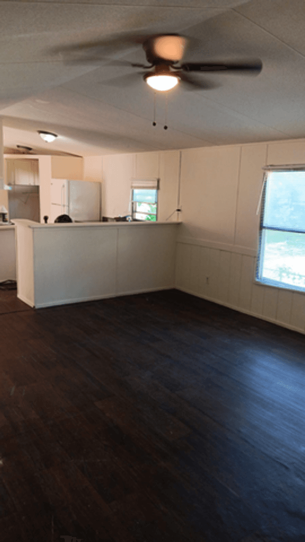 Marion Apartment: 64 Maple Lake Cove