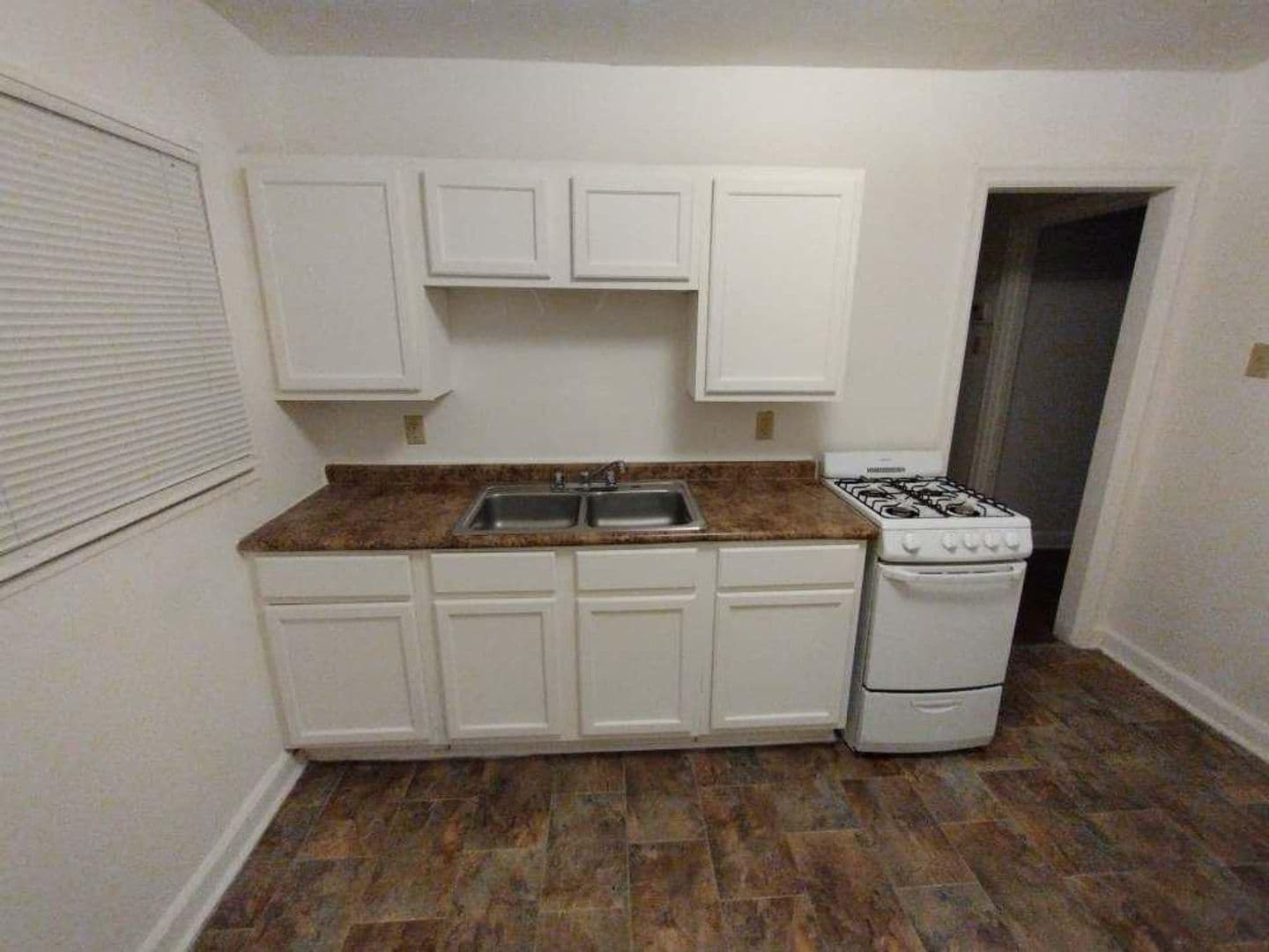 West Memphis Apartment: 2416 Thompson Ave