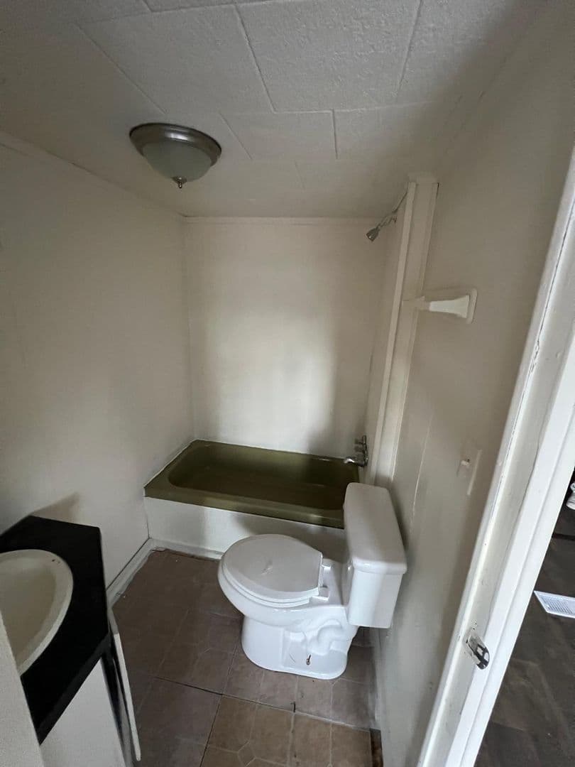 Marion Apartment: 64 Maple Lake Cove