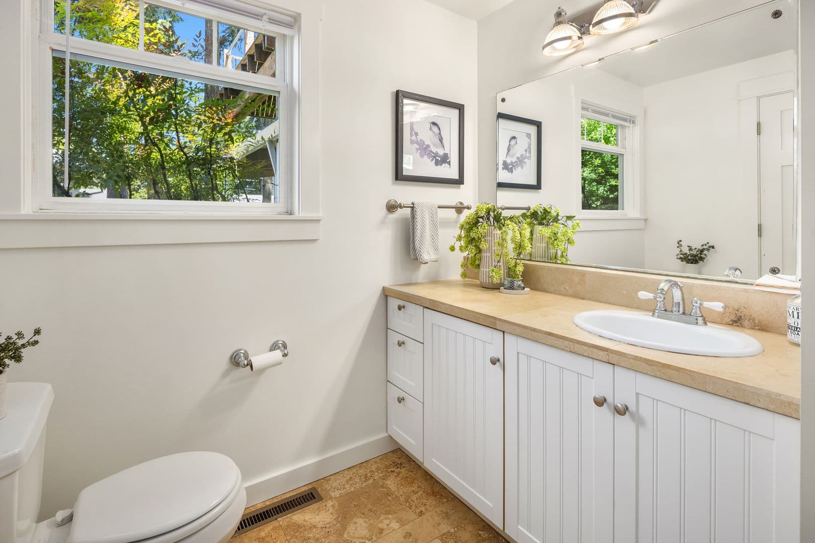 Bellevue House: 11059 SE 31st St