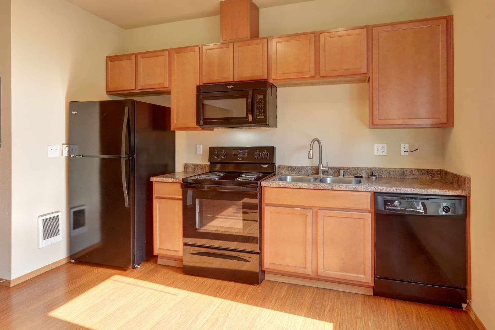 Burien Apartment: 12300 Ambaum Blvd SW