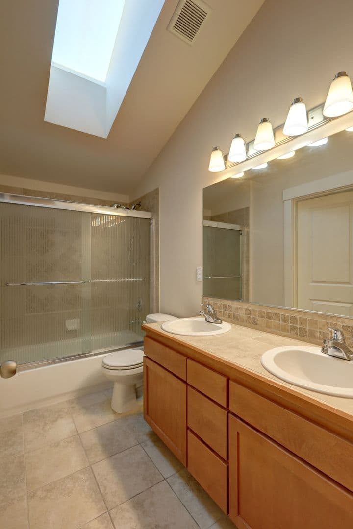 Seattle Townhome: 2122 N 112th St