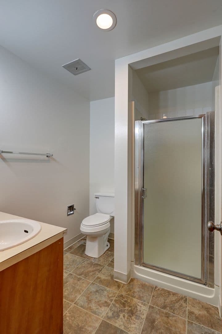 Burien Apartment: 15621 4th Ave S