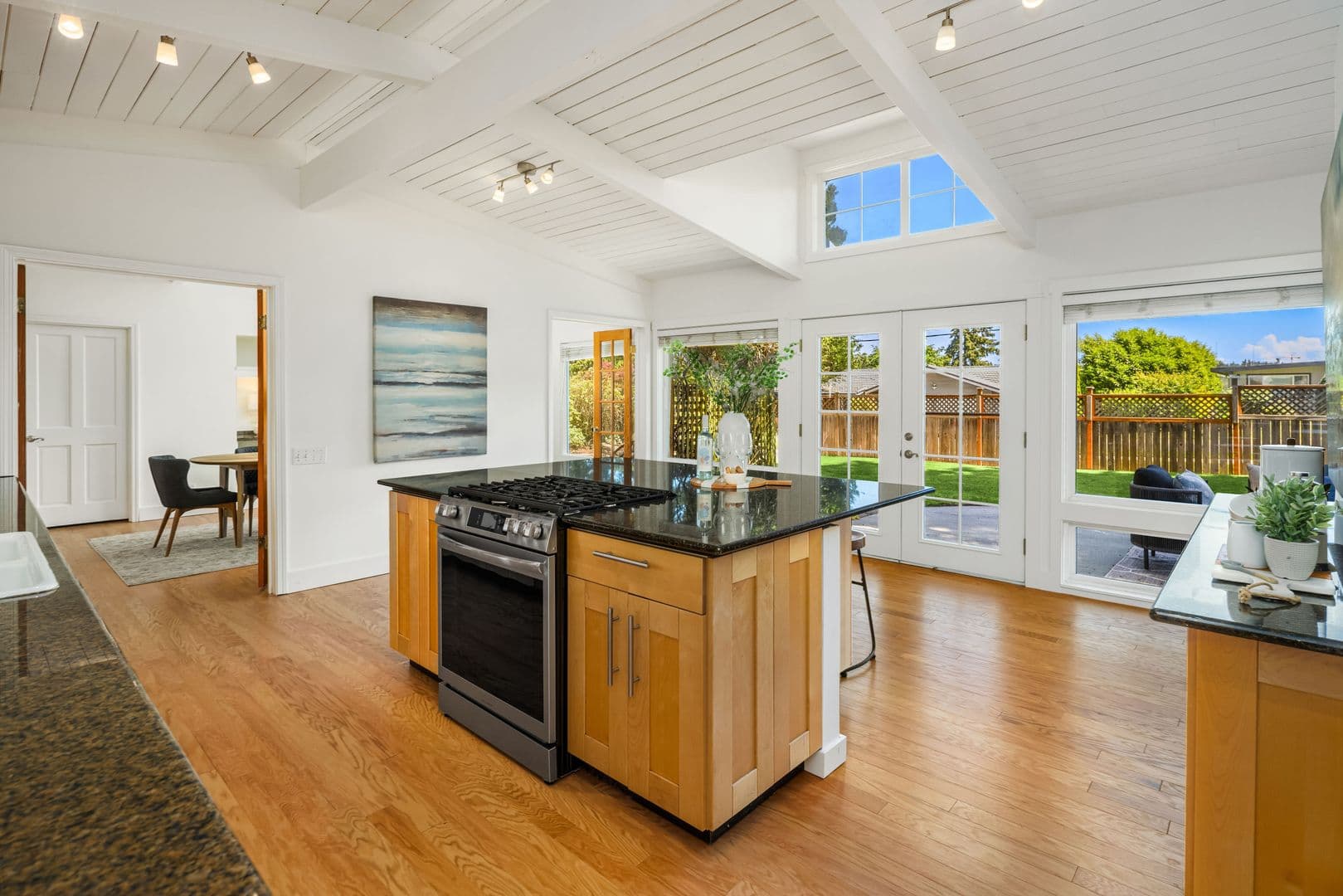 Bellevue House: 11059 SE 31st St